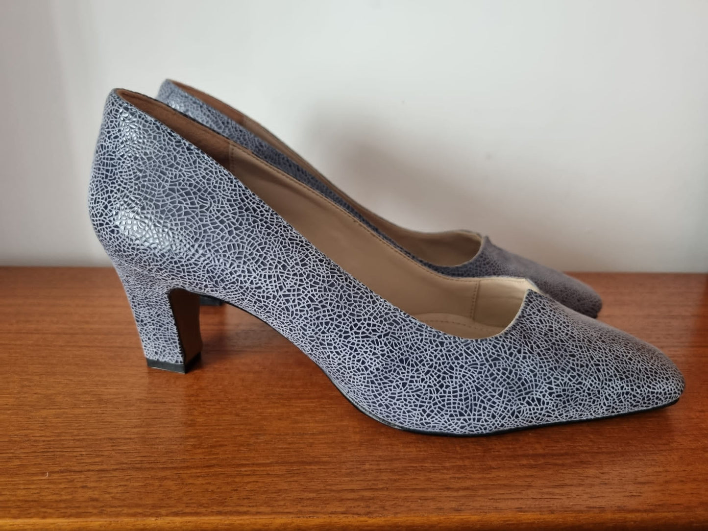 Vintage Van Dal Navy Blue Soft Square Toe Heeled Shoes Size 7