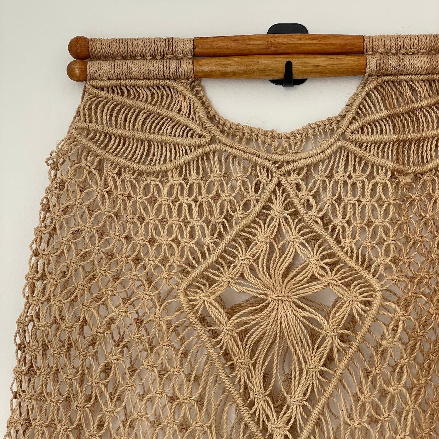 Handwoven Raffia String Wooden Handle Vintage Bag Collectable
