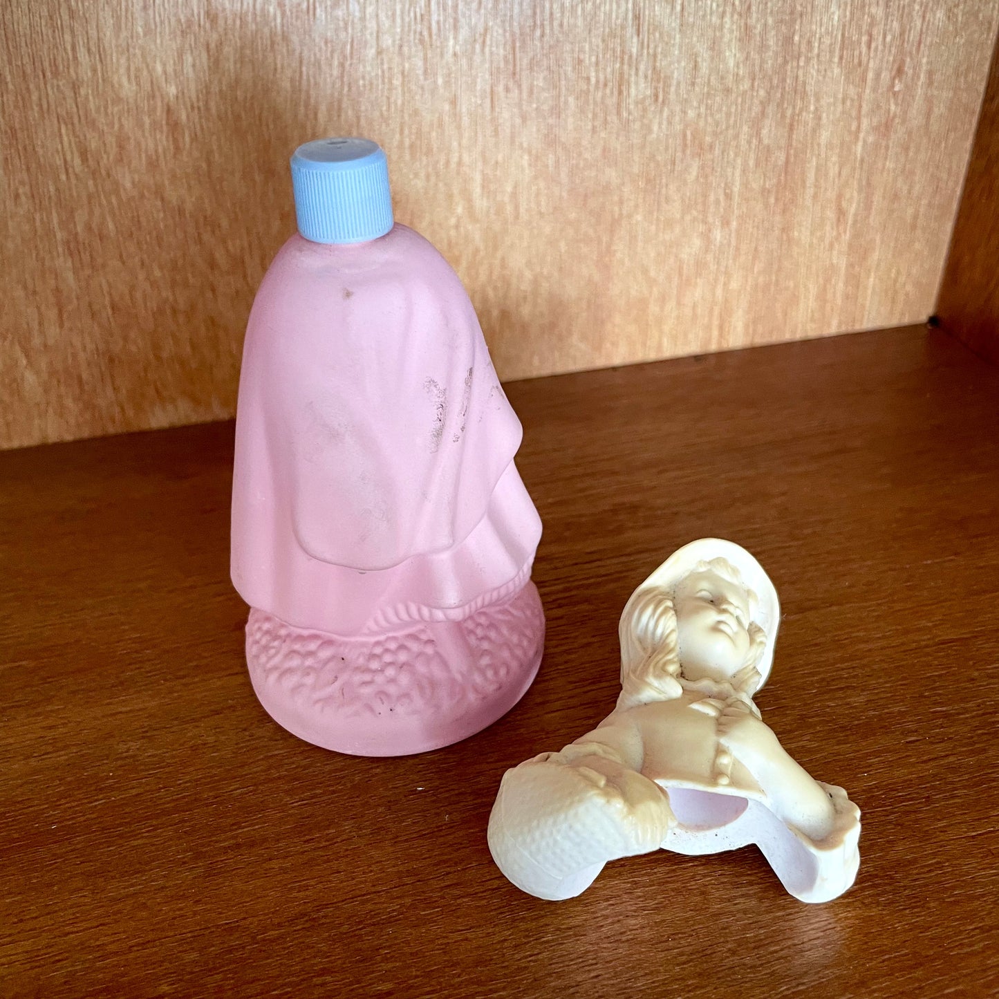 Vintage Avon Pretty Girl Pink Promise of Heaven Perfume Bottle. 197475. 90ml.
