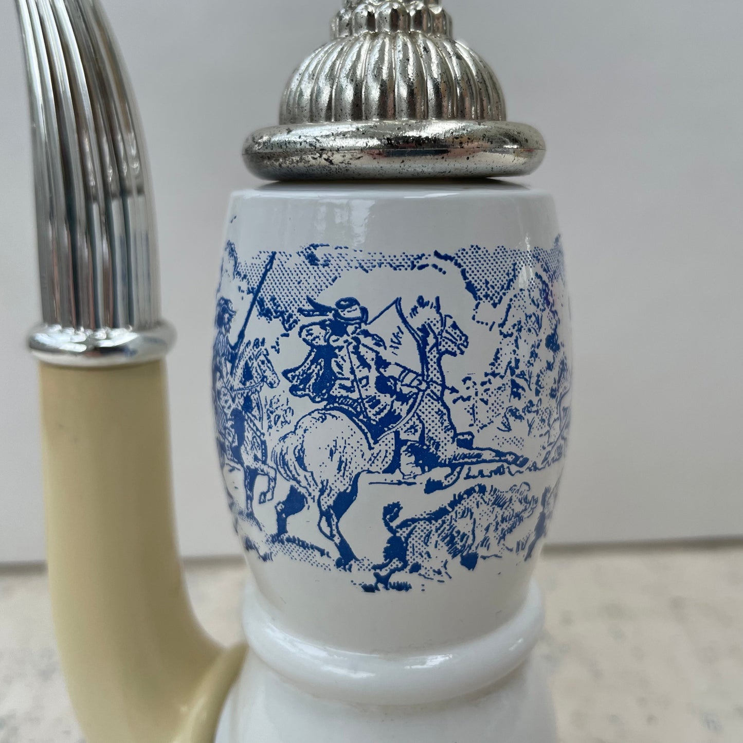 Vintage Avon 1970s Dutch Pipe Tai Winds Aftershave Lotion 60ml Bottle. Blue and White.
