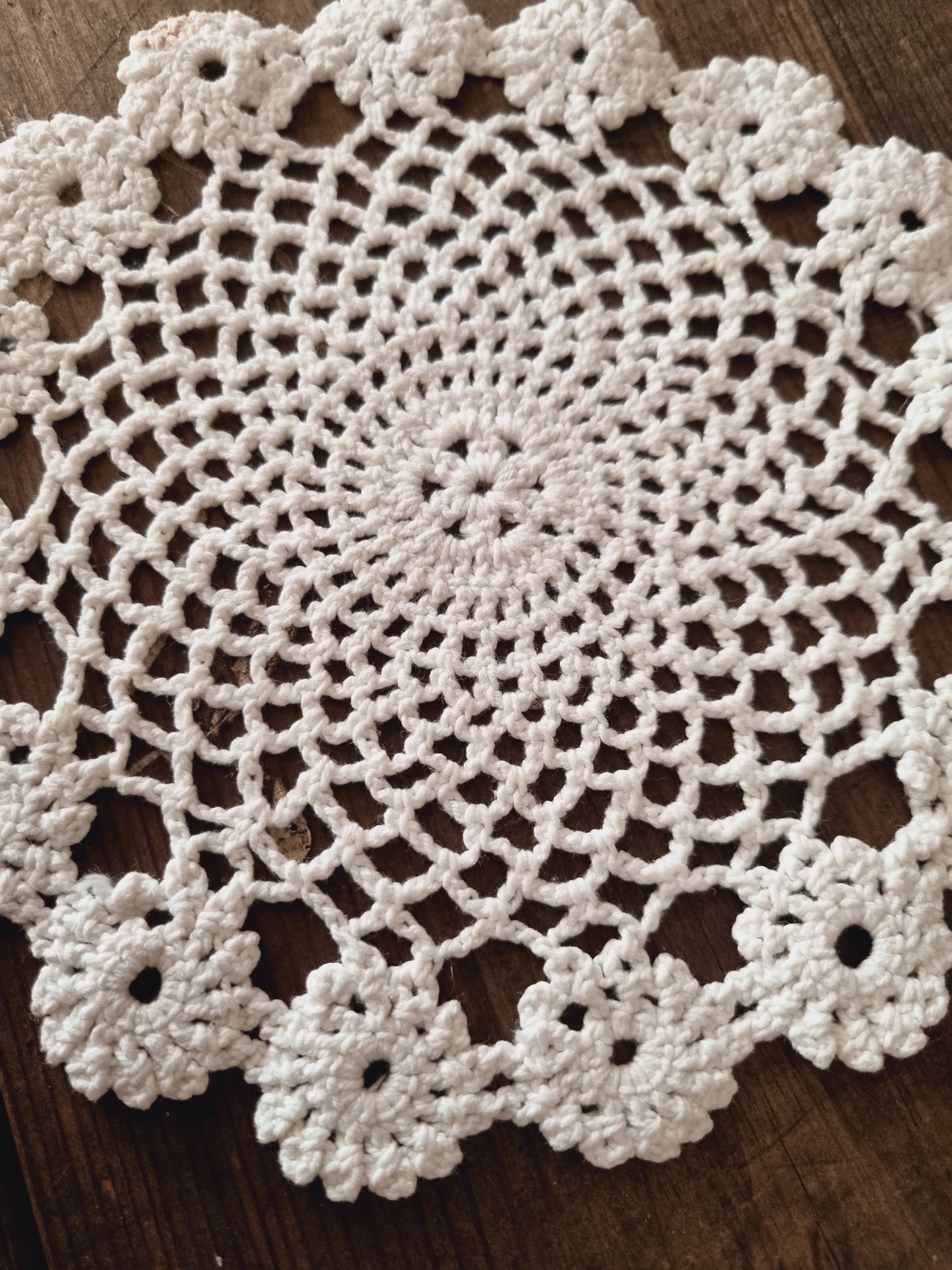 Vintage Cream Small Round Doily for Elegant Table Décor