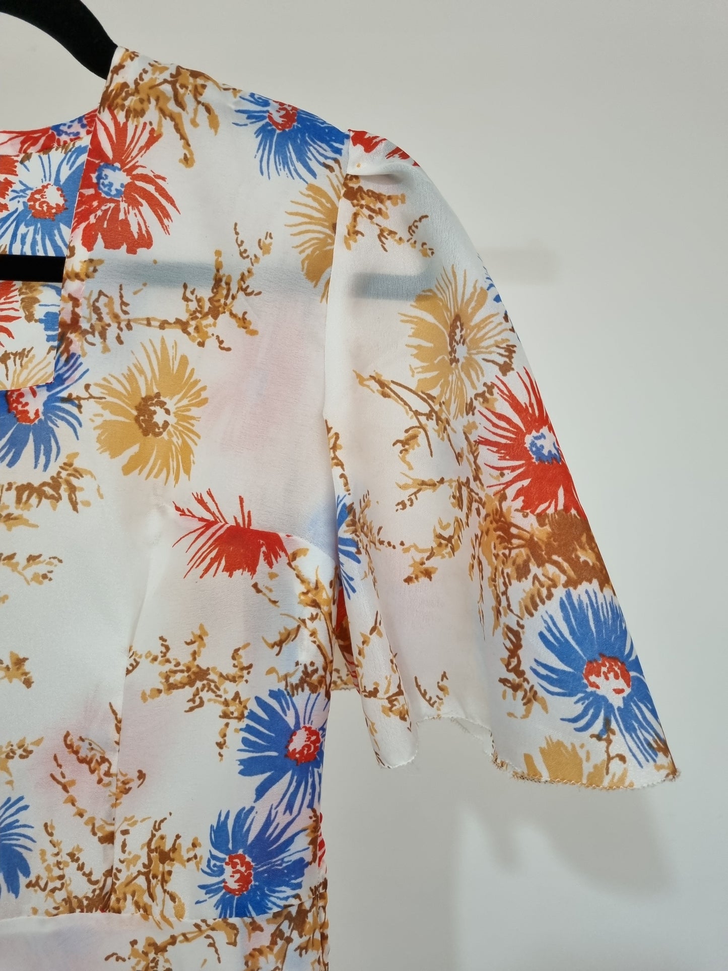 Handmade Vintage White Dress with Blue & Red Floral Pattern UK 6 - Vintage Appreciation Society