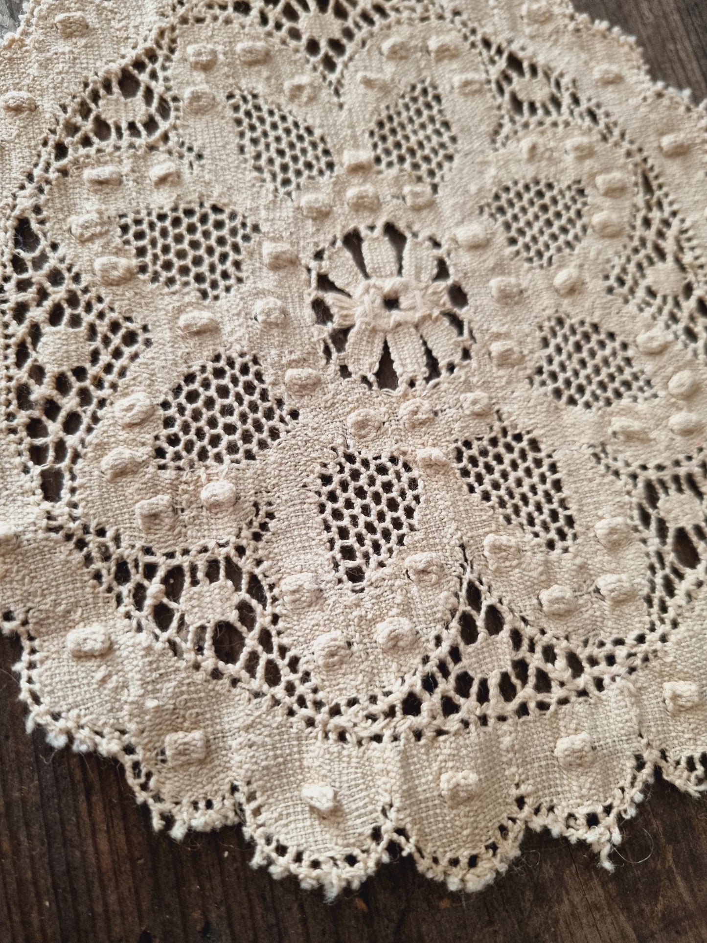 Vintage Beige Oval Small Doily for Elegant Home Décor