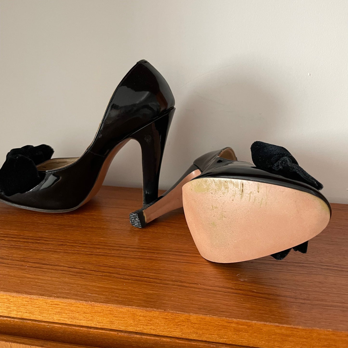 Fontaine by Pierre Fontaine Black Patent Bow Heeled Shoes UK 6