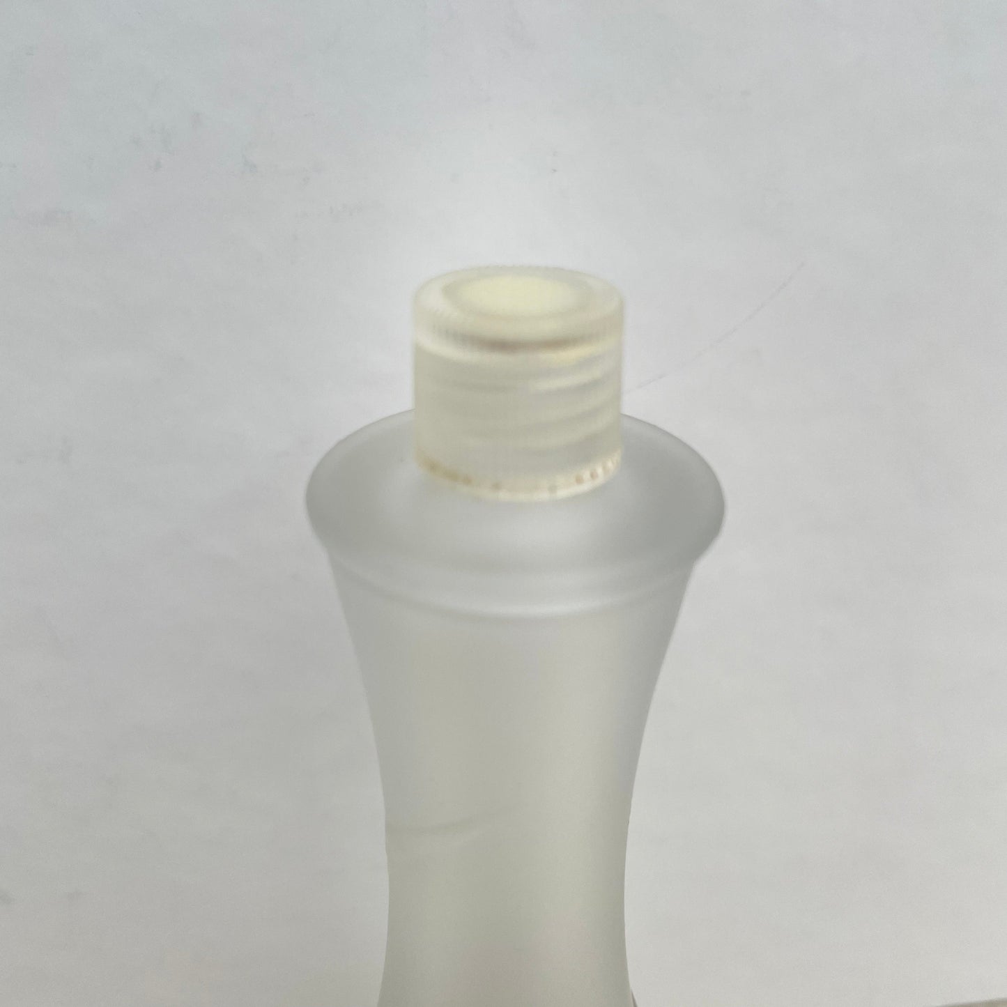 Vintage Avon Frosted Flower Eau De Toilette Perfume Bottle. 50ml