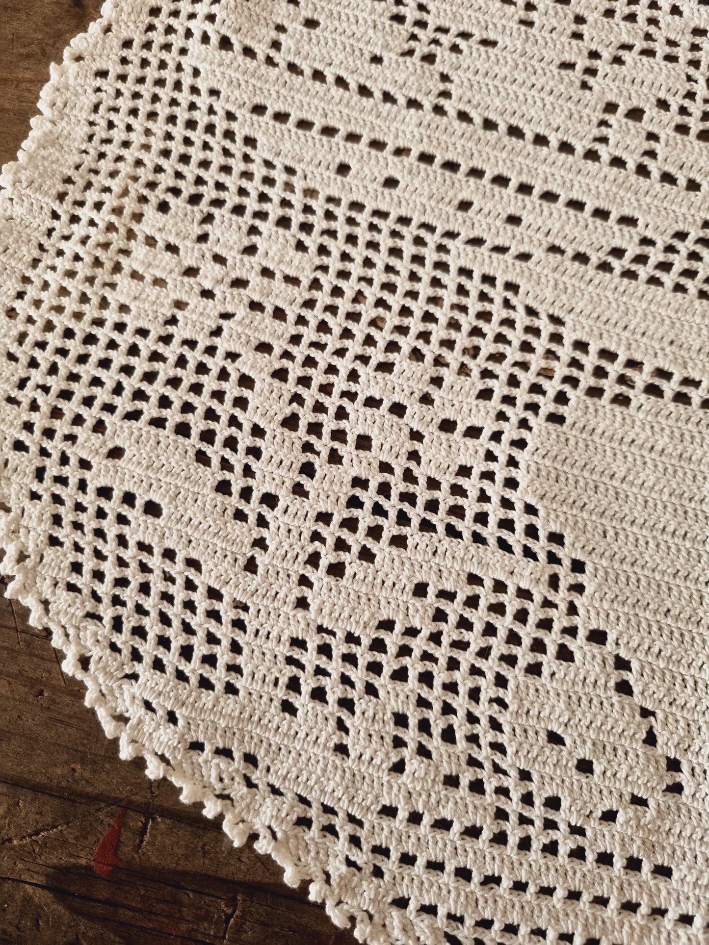 Vintage Cream Oval Large Baby Pattern Doily for Home Décor