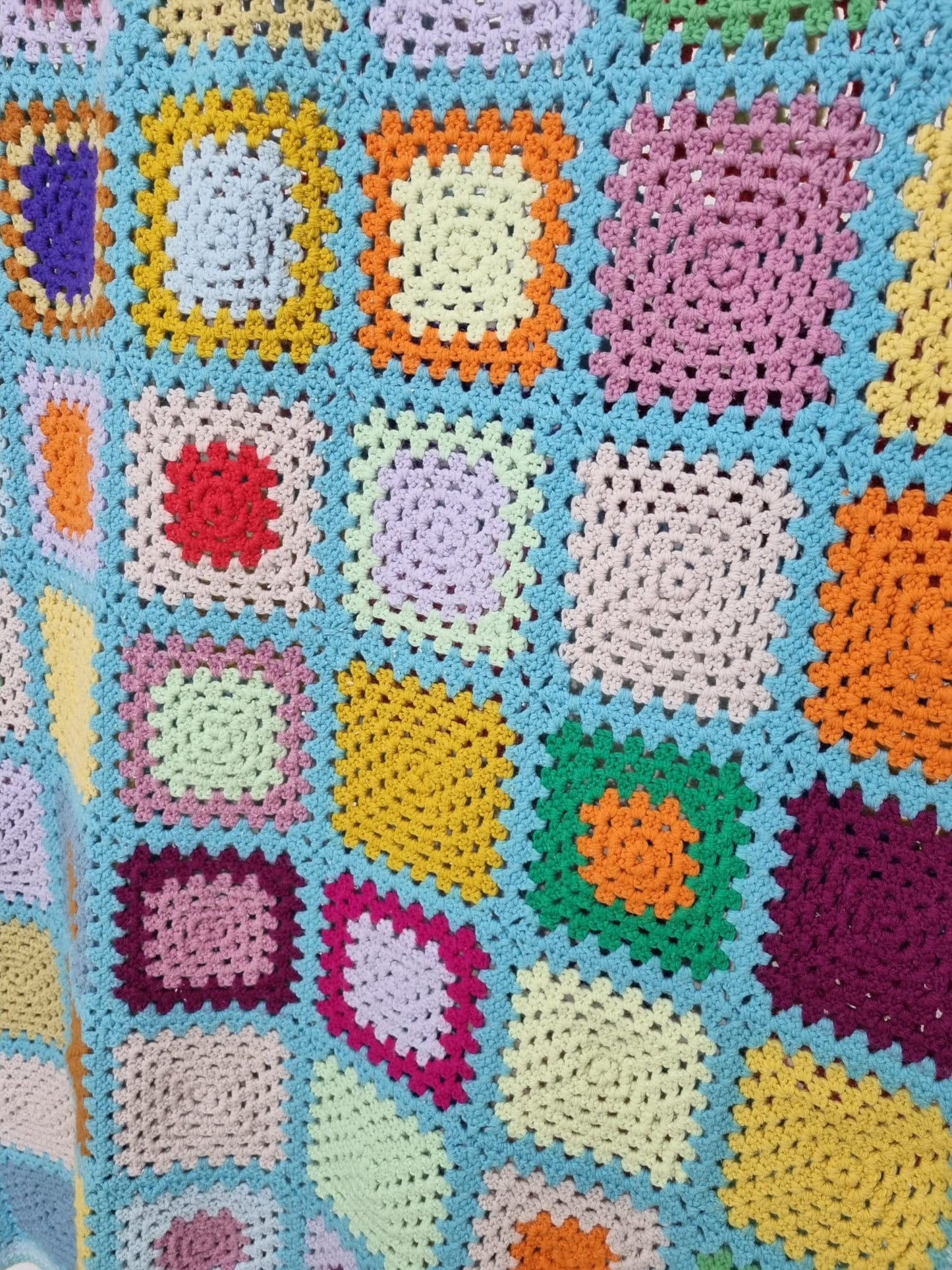 Vintage Crochet Blanket with Multicolour Pattern and Large Size