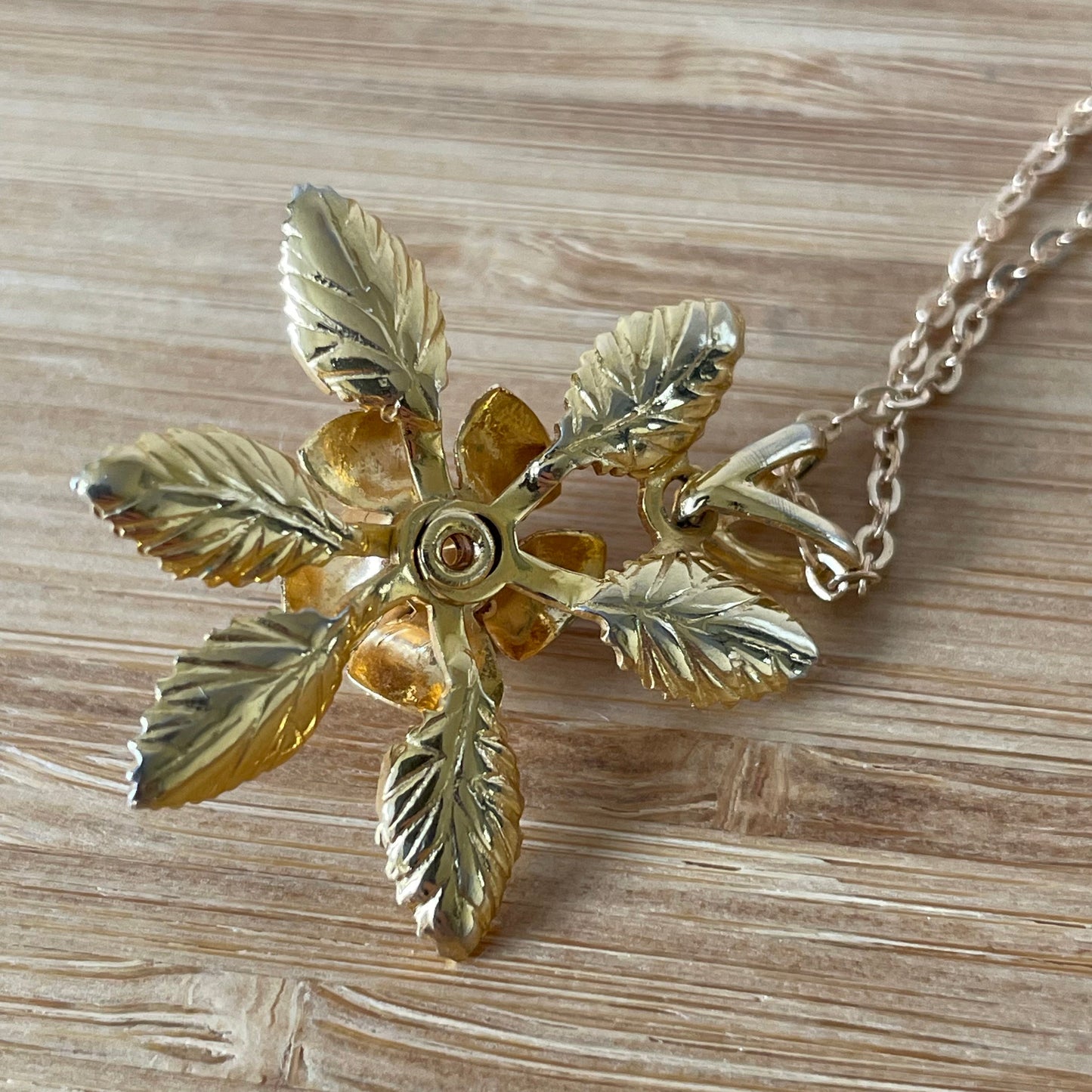 Necklace Vintage Gold Tone Rose Flower Pendant with Chain