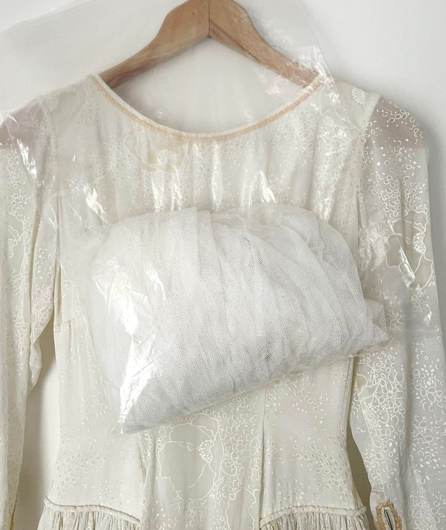 Vintage Wedding Dress UK10 White Fit and Flare Gown with Train and Veil