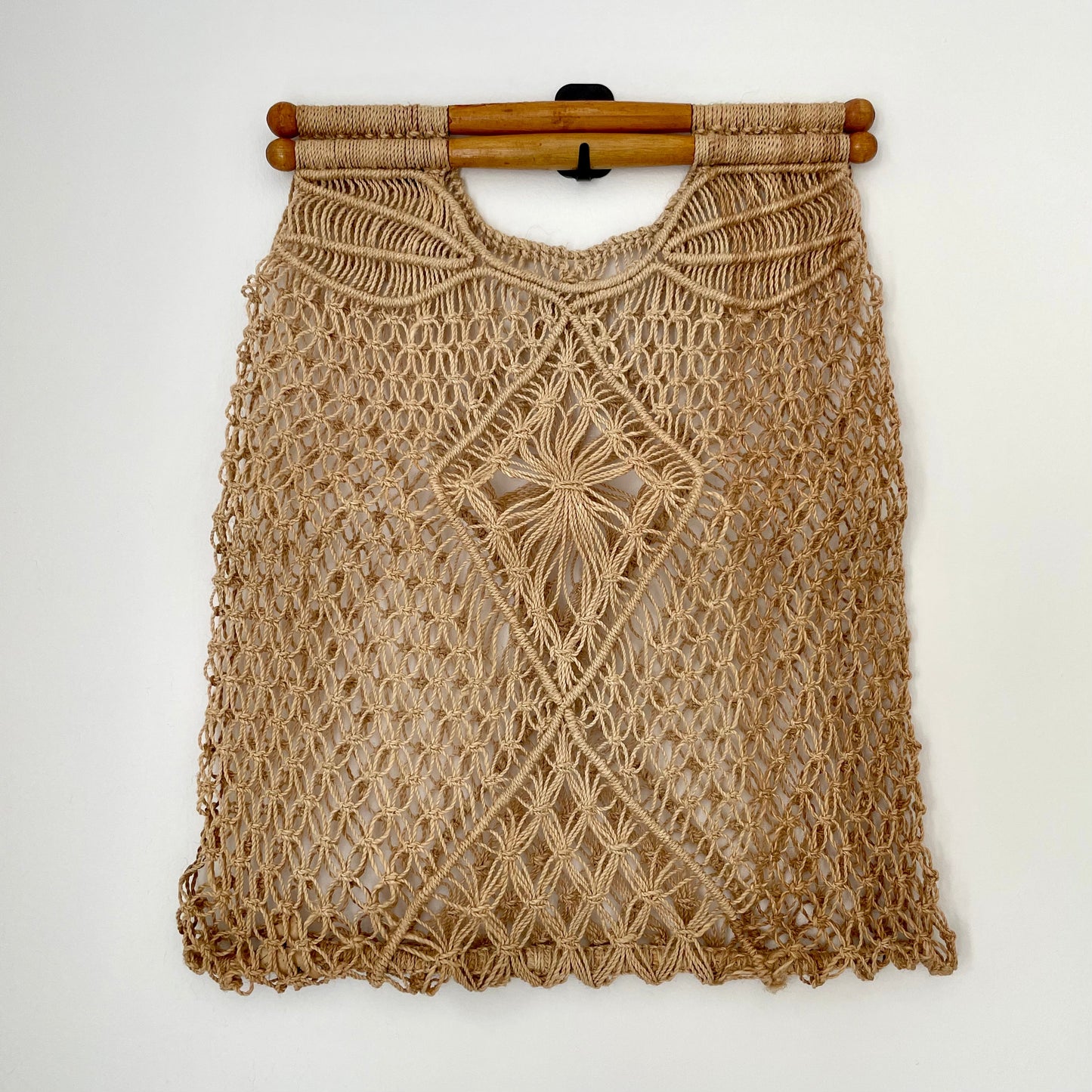 Handwoven Raffia String Wooden Handle Vintage Bag Collectable