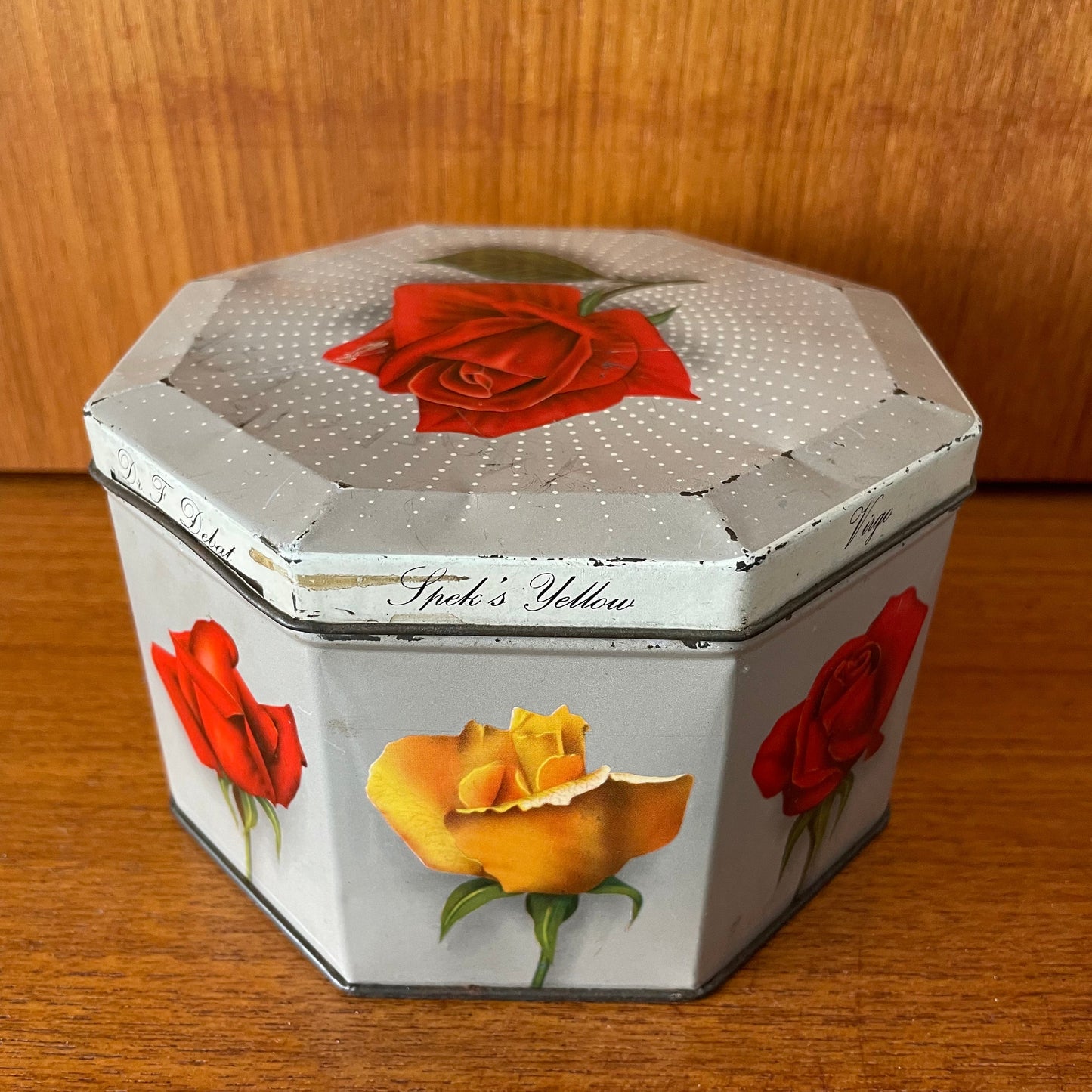 Carr & Co Ltd Vintage Rose Biscuit Tin Secret Garden Design