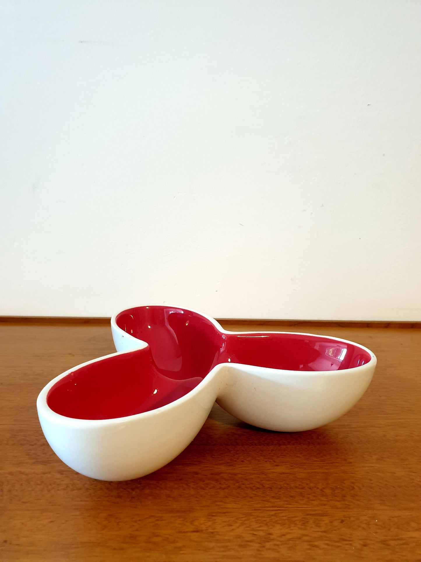 Groovy Ceramic Appetiser Dish for Stylish Entertaining
