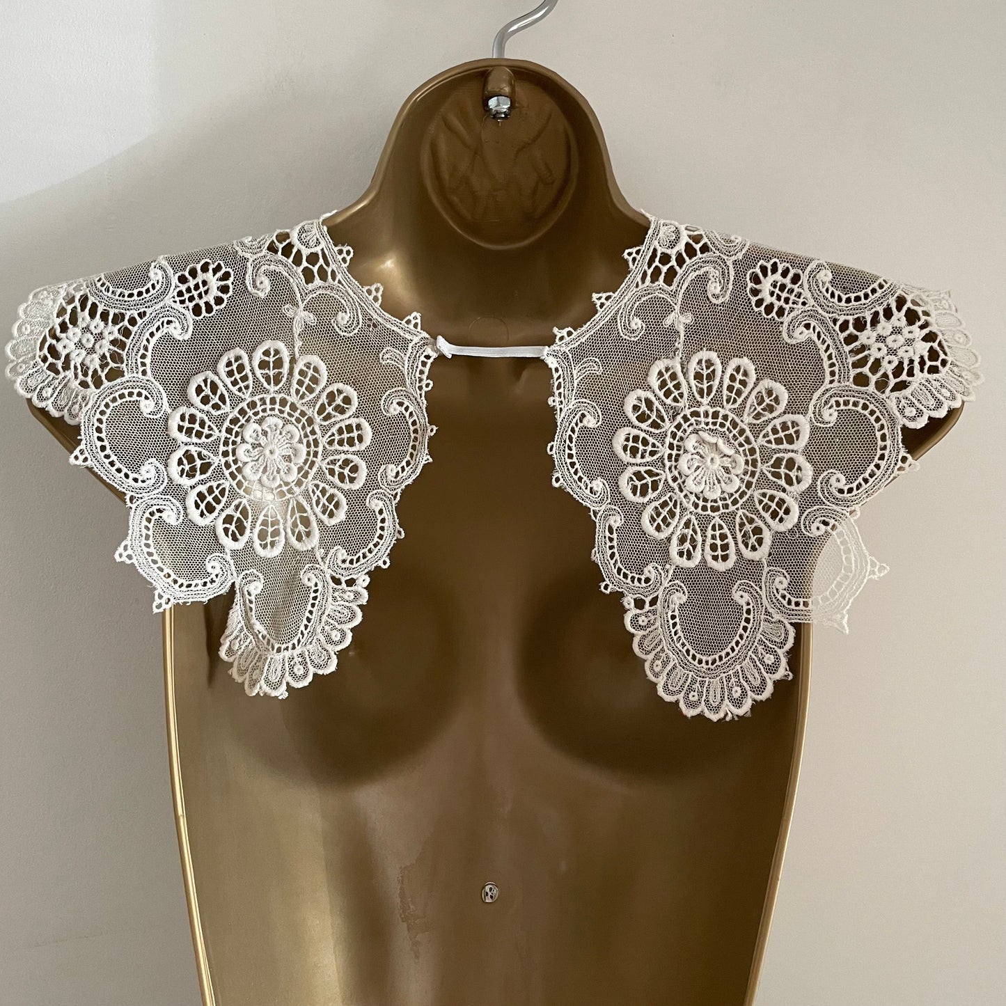 Collar Antique Ivory Victorian Intricate White Lace Flourish
