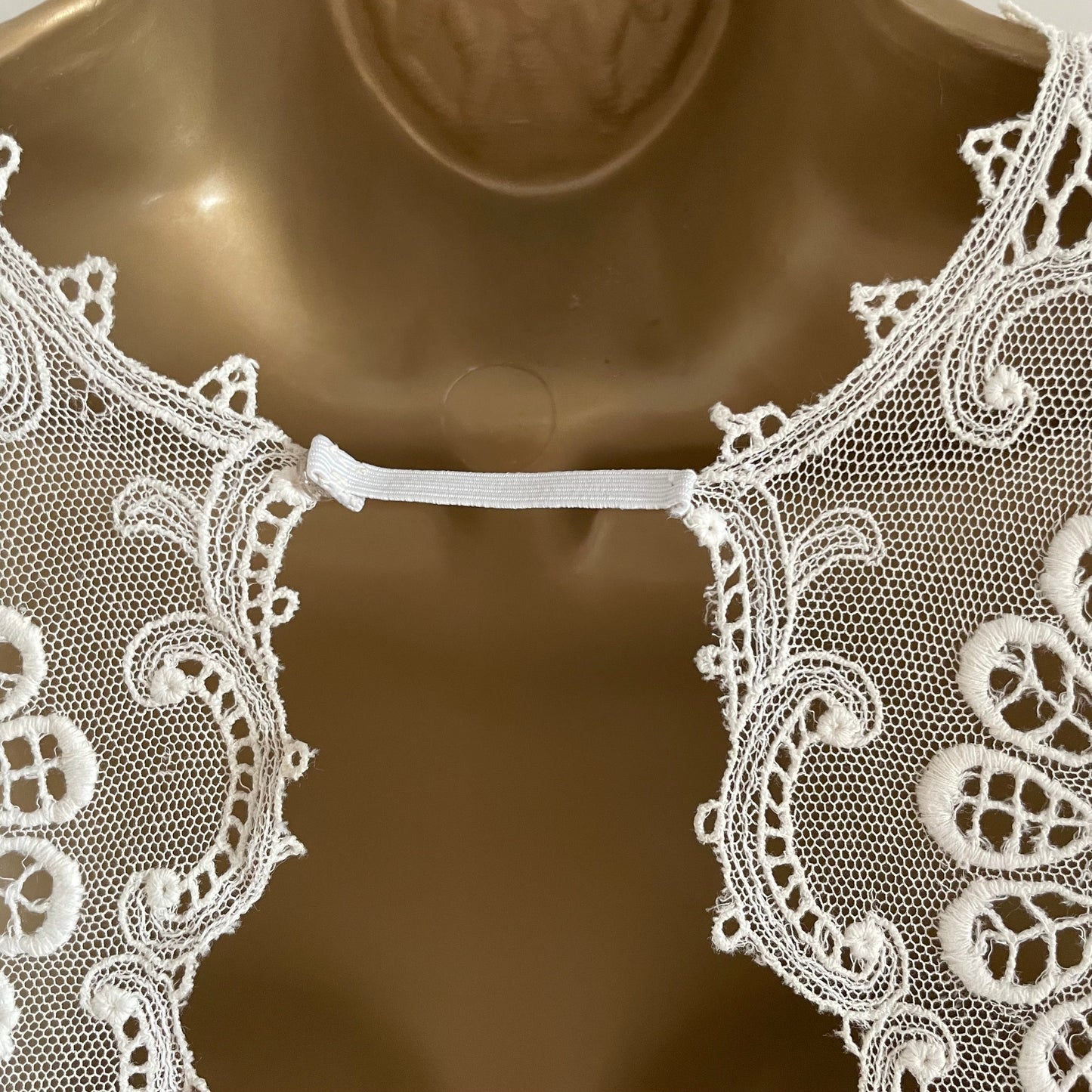 Collar Antique Ivory Victorian Intricate White Lace Flourish