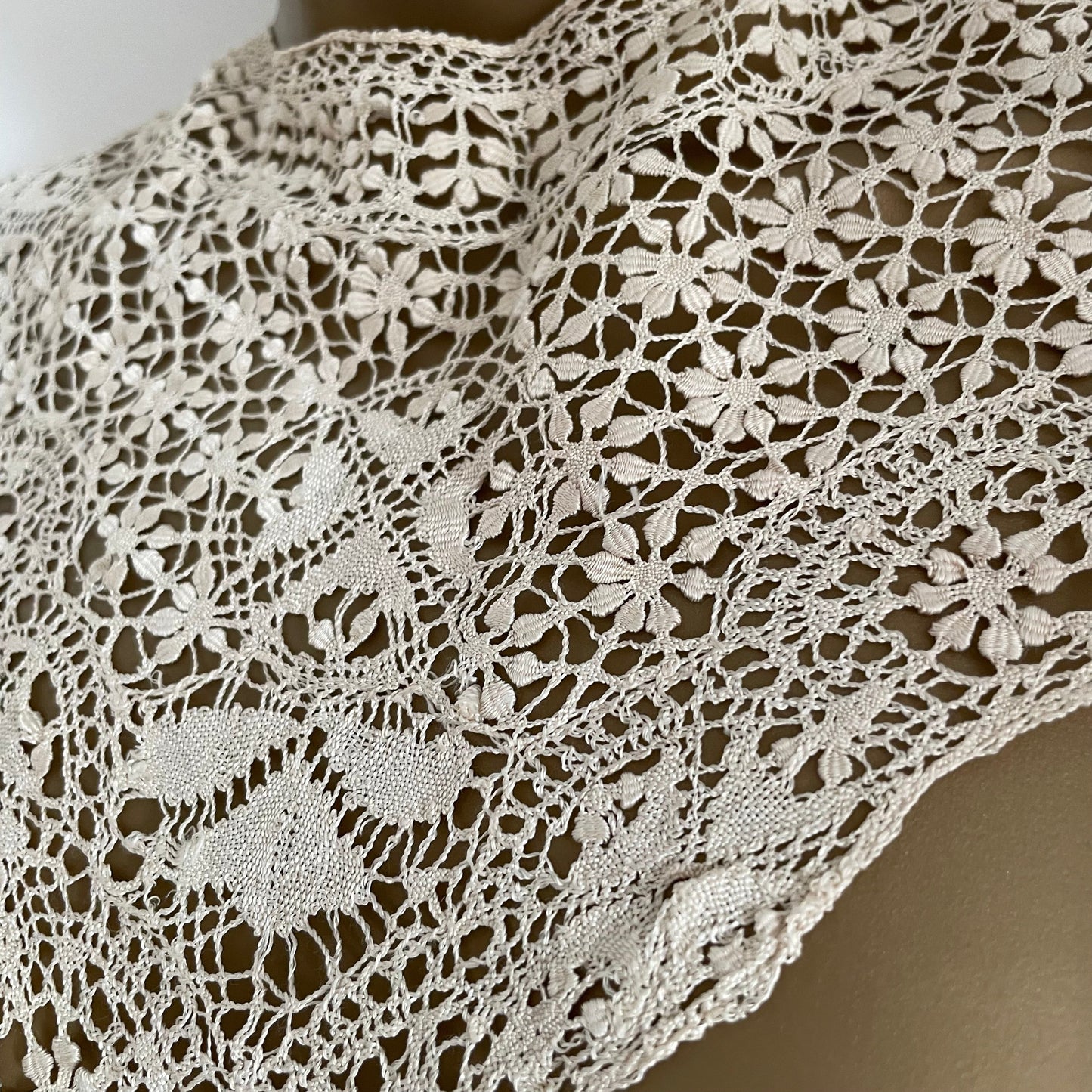Antique Handmade Cream Lace Collar with Intricate Pointed Star Design
