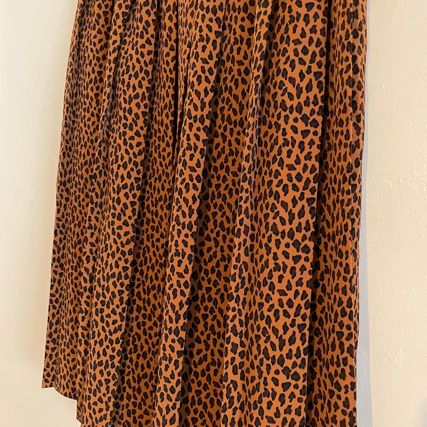Vintage Requirements Leopard Print Pleated Knee Length Skirt