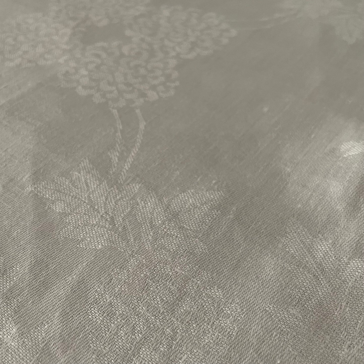 Vintage White Square Light Pattern Table Mat Cloth for Dining