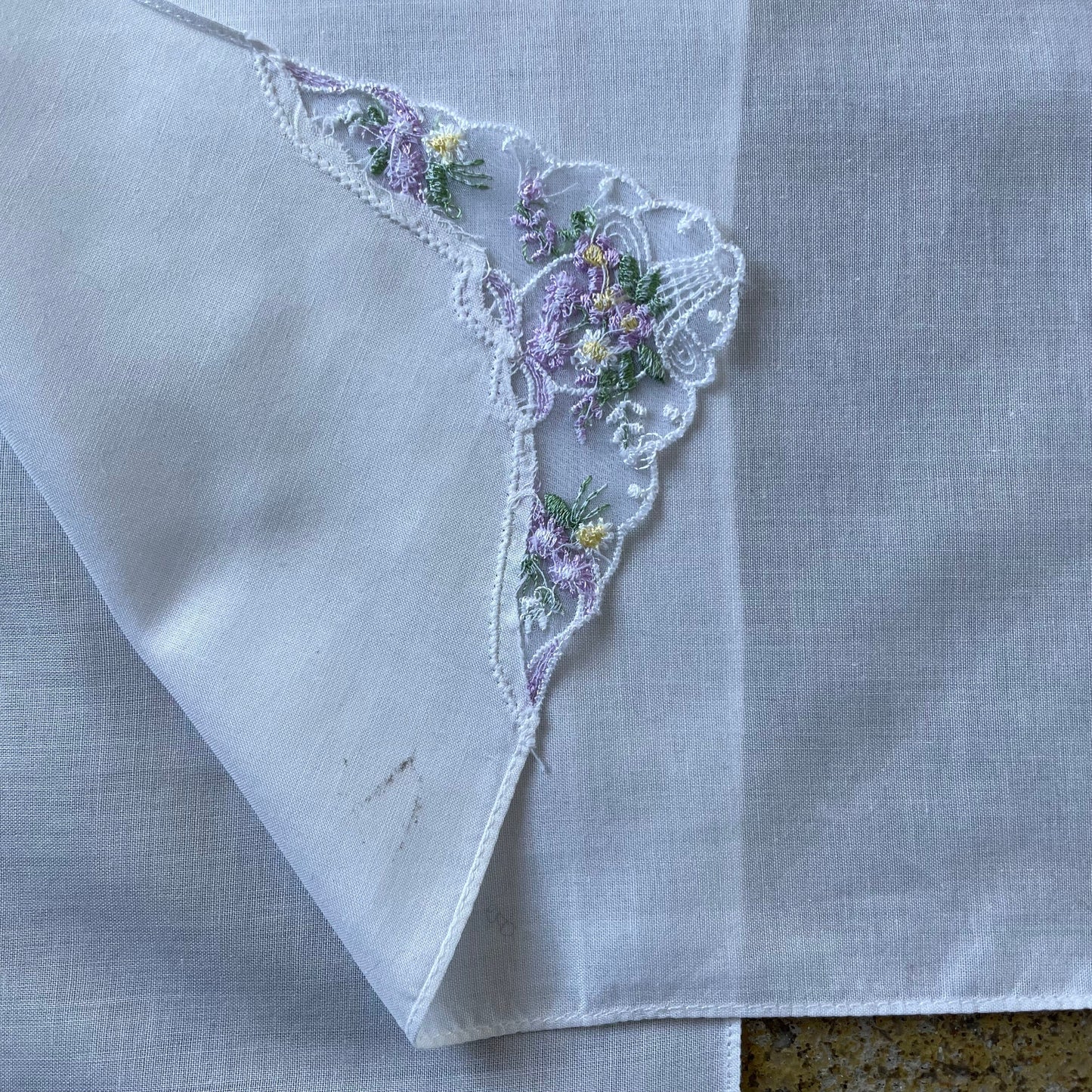 Vintage Lilac and White Floral Basket Bow Dressing Table Placemats Set