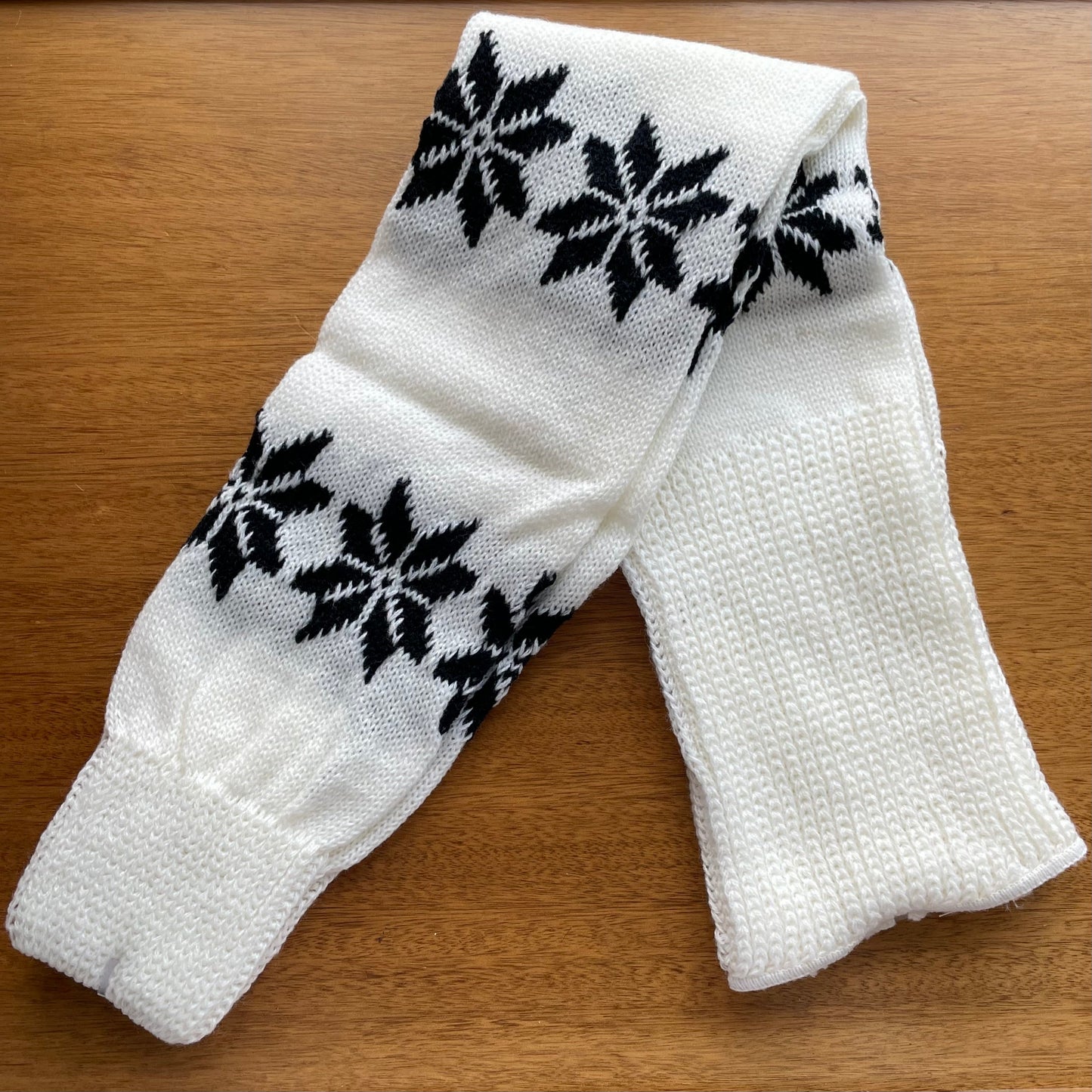 Vintage Deadstock Knitted Winter Star Pattern Legwarmers by Golden Charm One Size Red and White