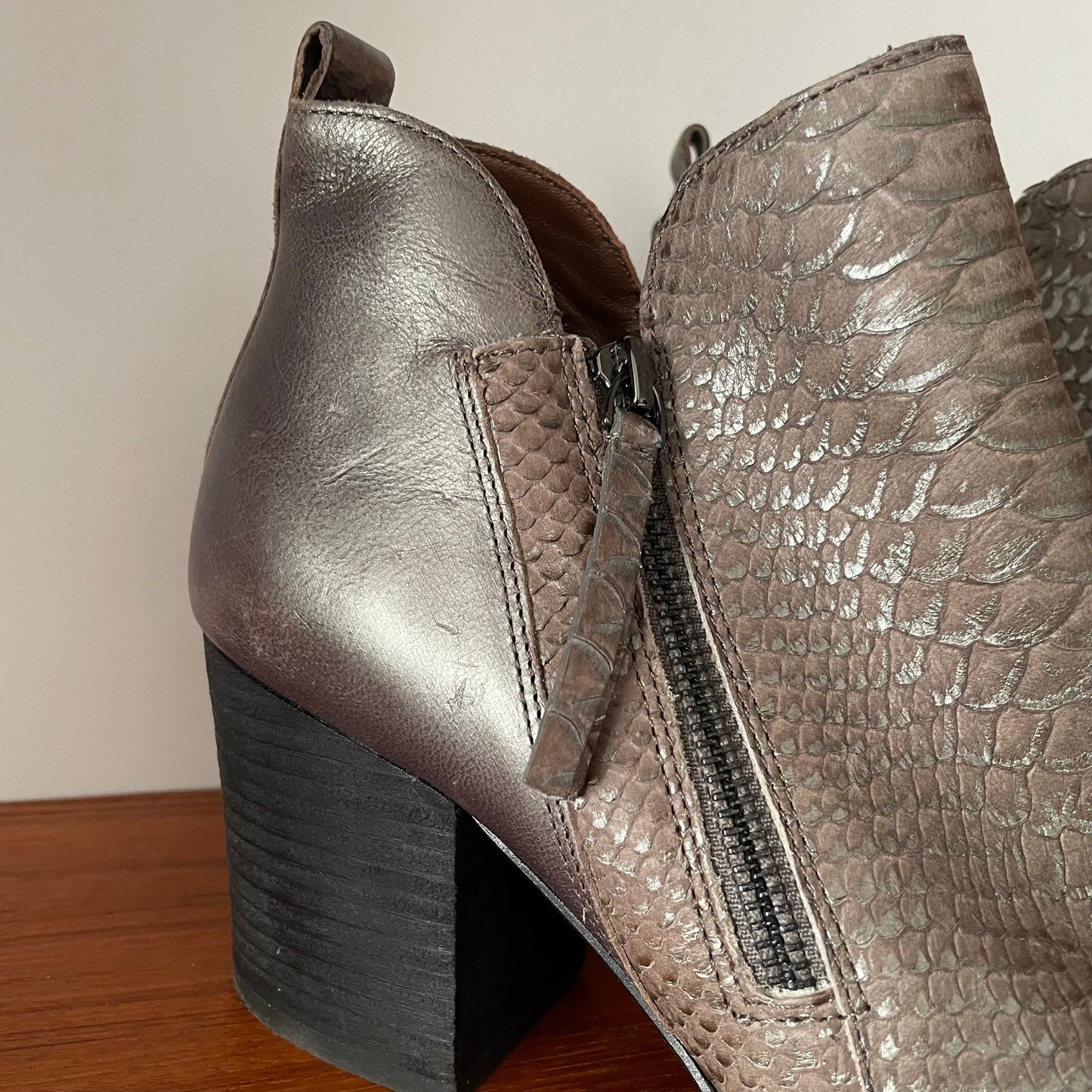 Boots Vintage Donald J Pilner Silver Brown Textured Ankle Heels