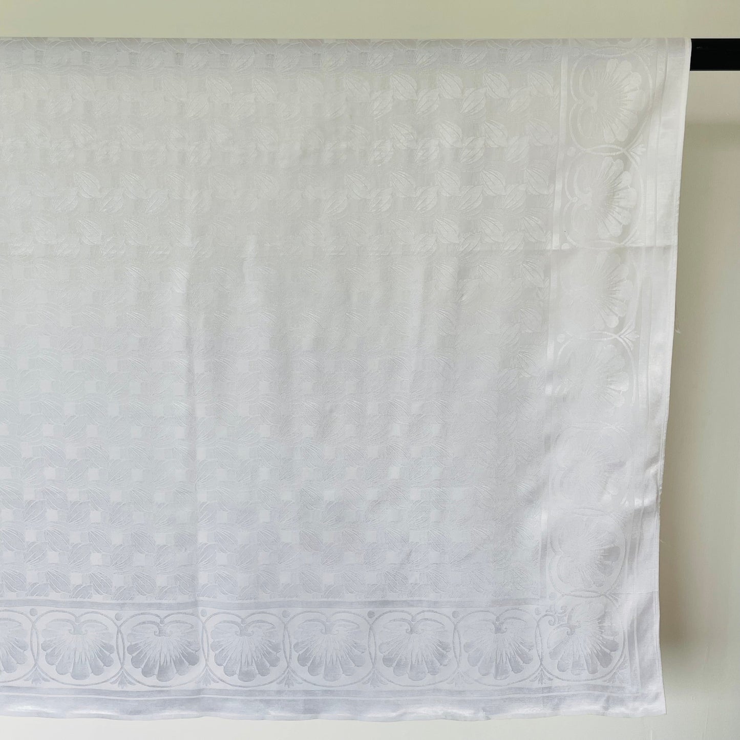 Vintage White Patterned Handmade Shiny Square Tablecloth Fabric