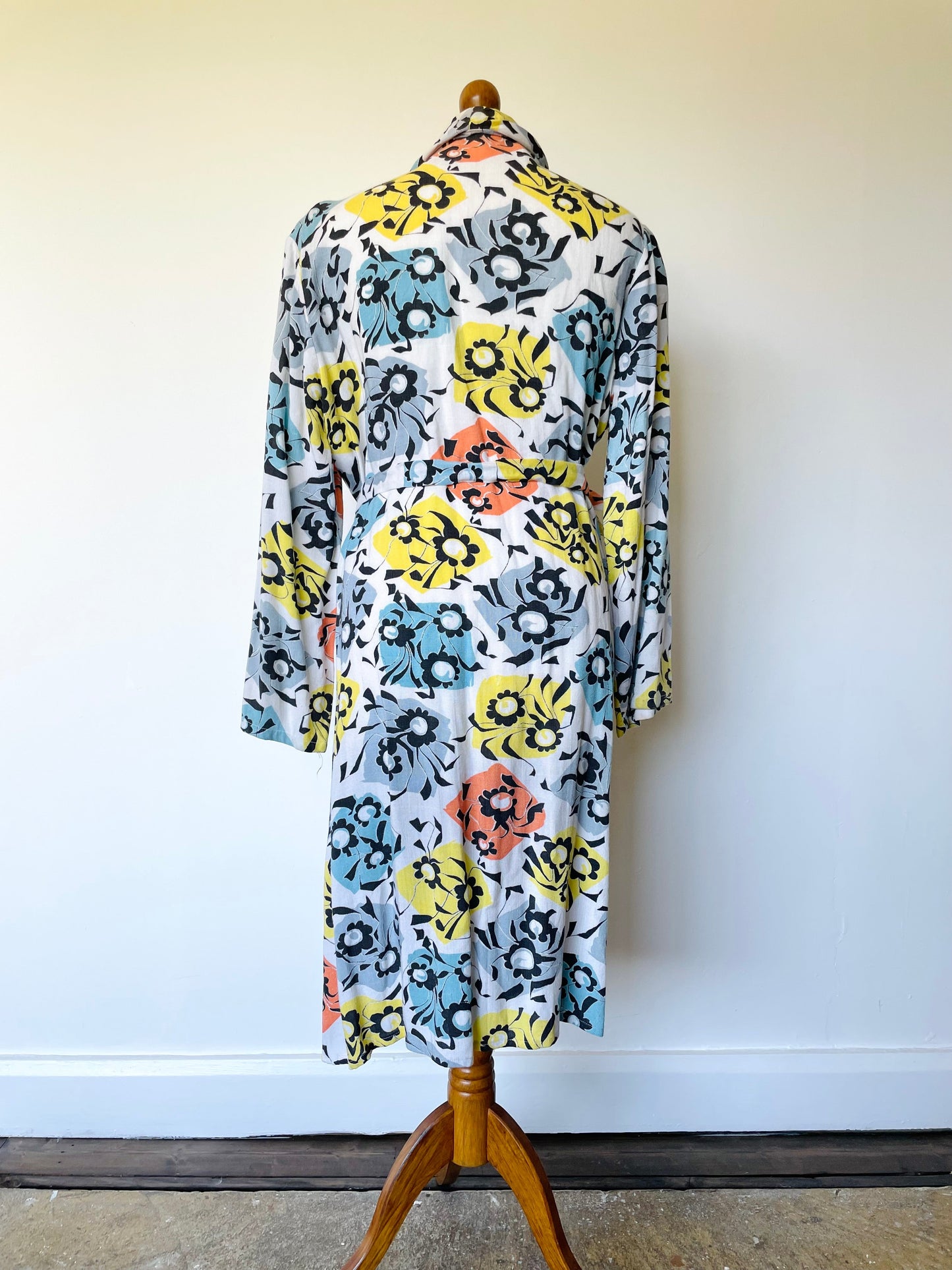 Vintage Mid Century Floral Wrap Dress in Cream and Blue 1960s