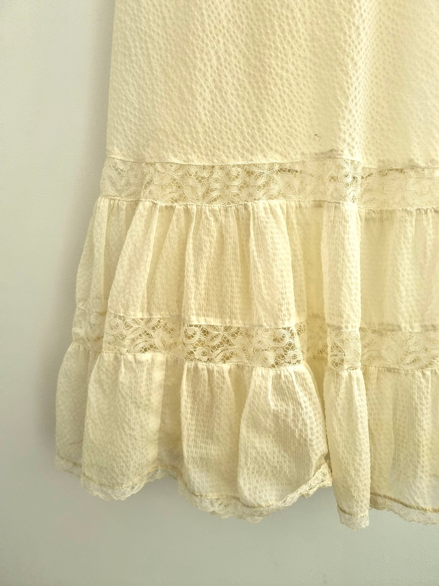 1960s Sylphide Lemon Yellow Detailed Vintage Slip Lingerie, Chemise, Babydoll, Sleepwear - Vintage Appreciation Society