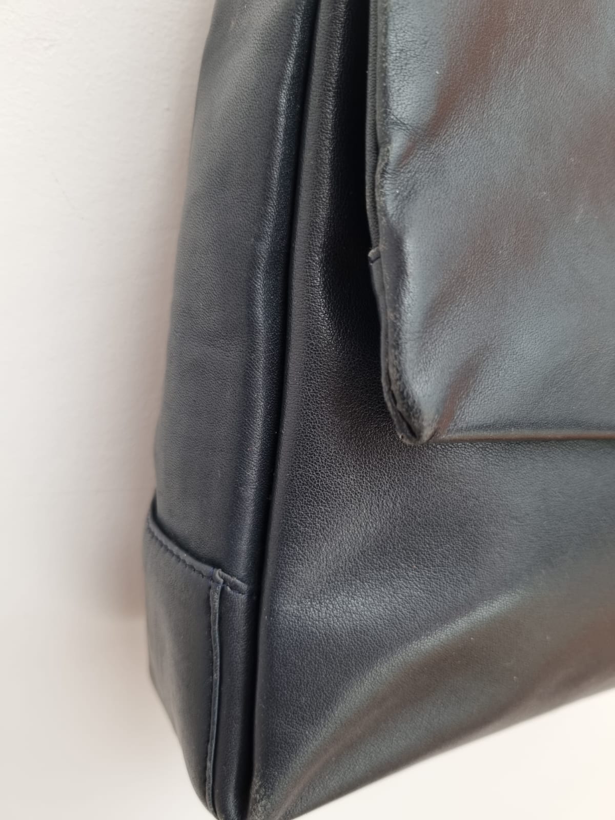 Tula Black Leather Flap Shoulder Vintage Bag for Elegance