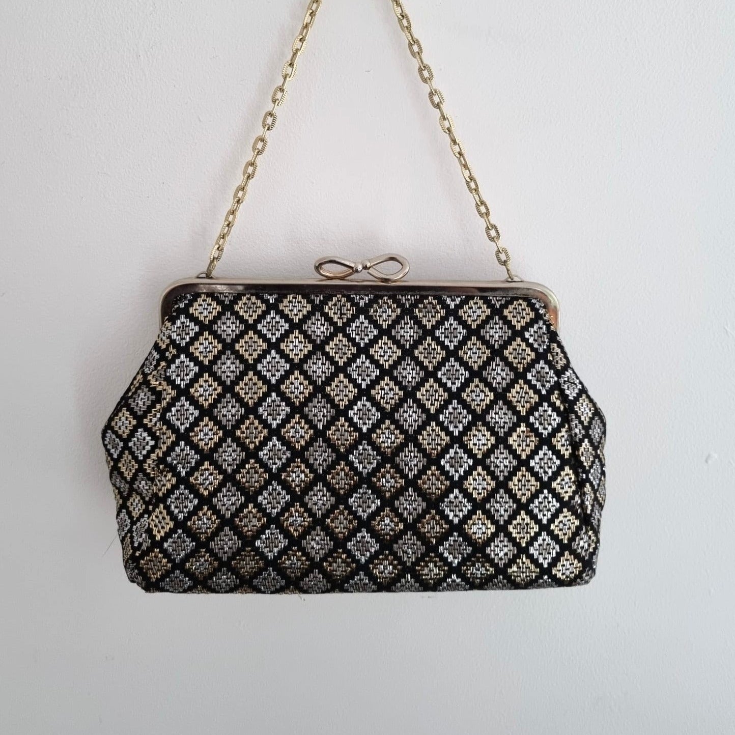 Geometric Bow Chain Handbag Vintage for Chic Style