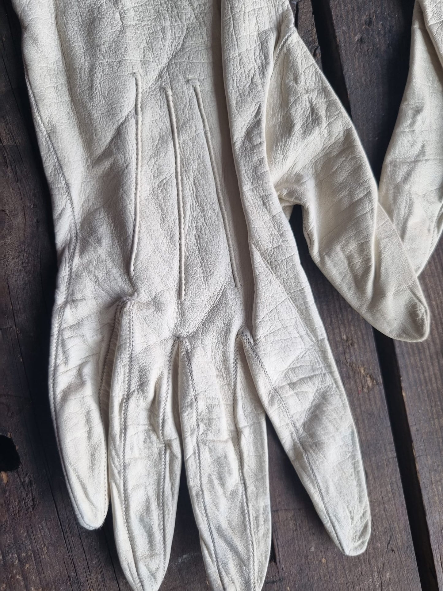 Vintage White Leather Long Gloves with Stitched Detailing Size 6