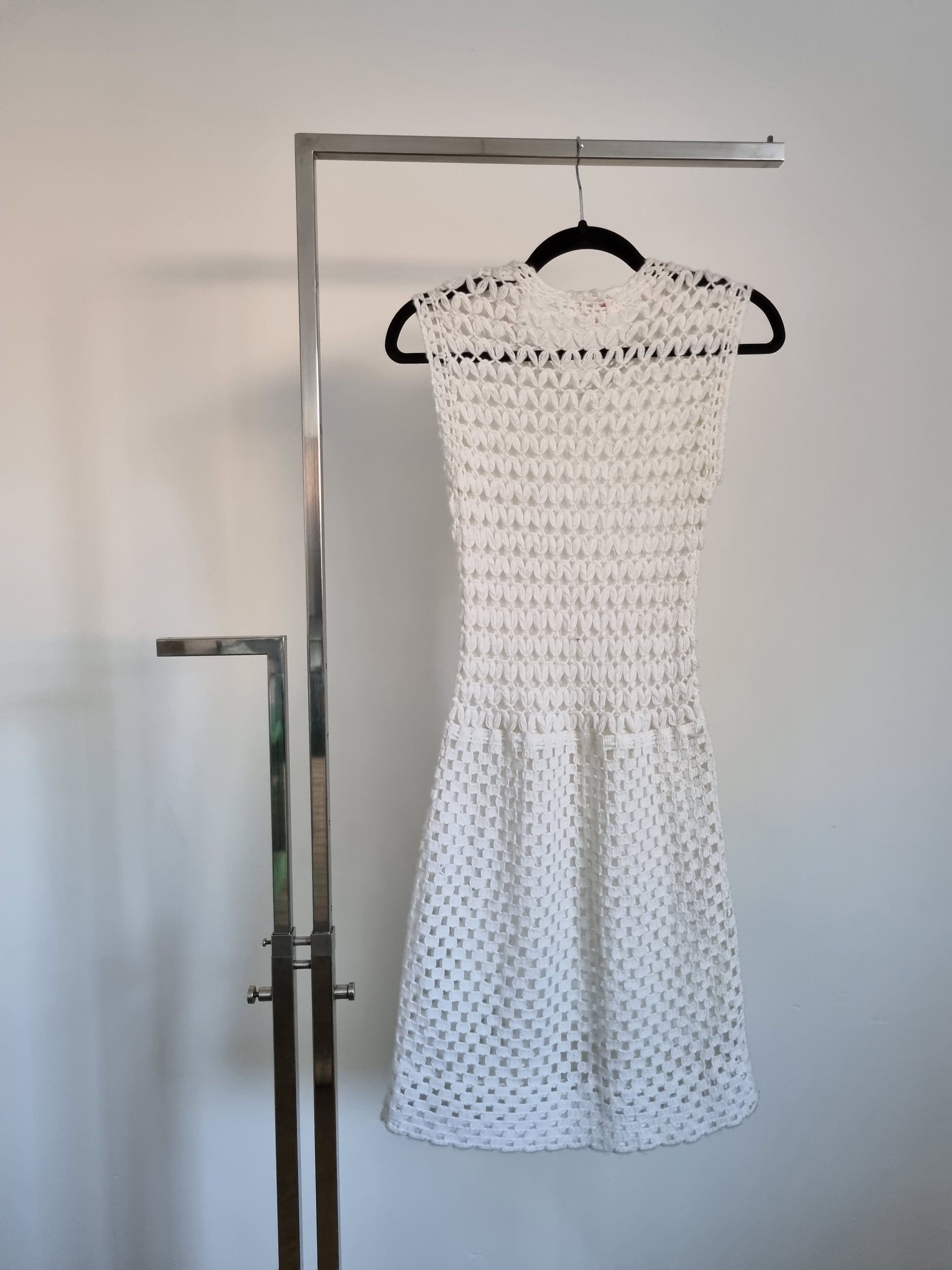 Orlon Sleeveless White Crochet Holiday Dress Tunic with Pull Cord UK 6 - Vintage Appreciation Society