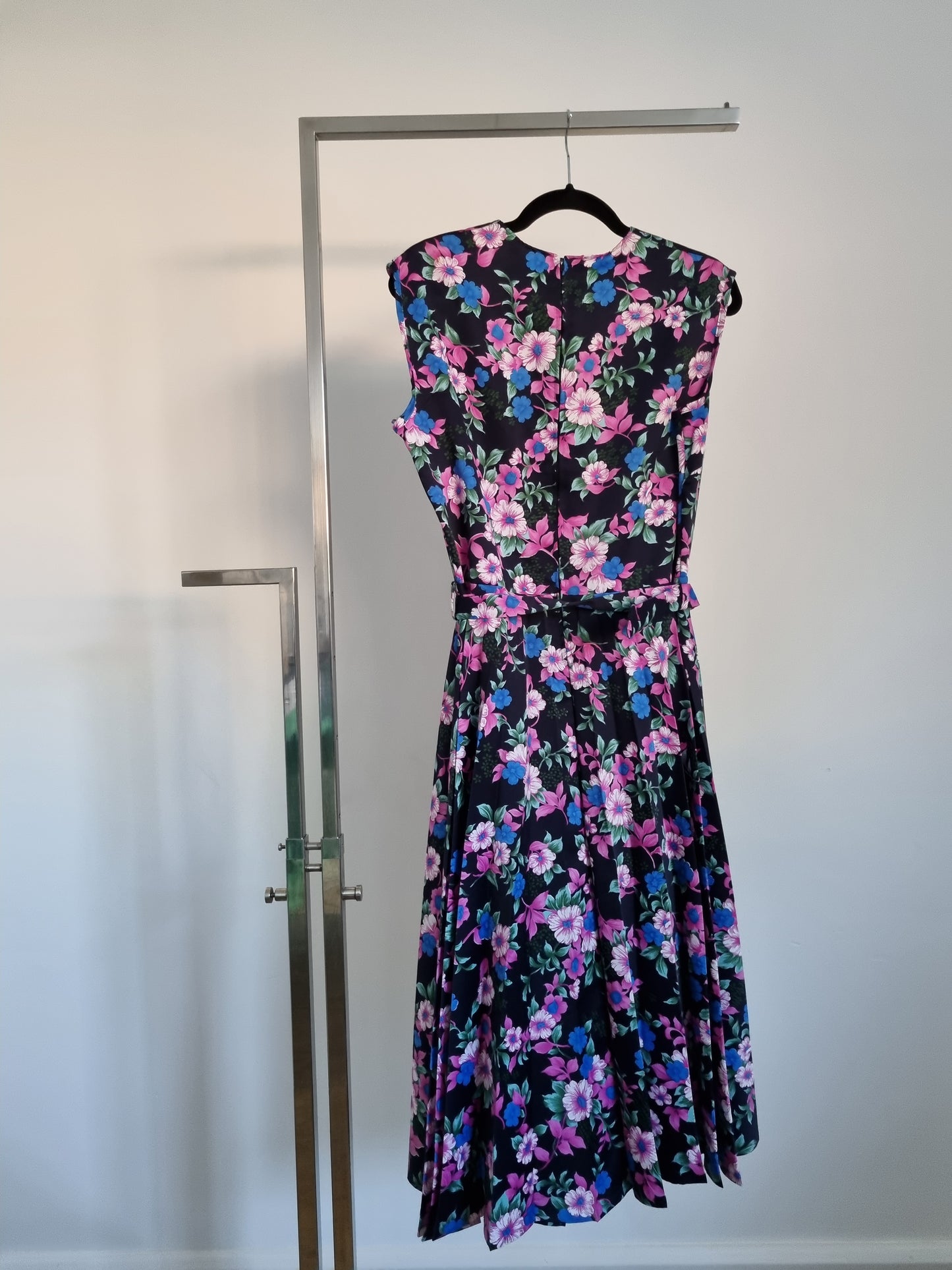 C and A Sleeveless Black Garden Party Floral Pleated Vintage Dress UK 14 - Vintage Appreciation Society