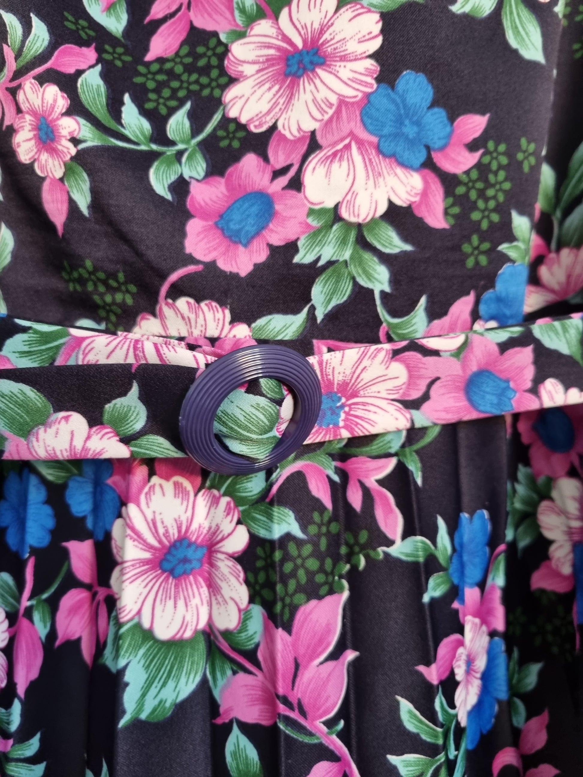 C and A Sleeveless Black Garden Party Floral Pleated Vintage Dress UK 14 - Vintage Appreciation Society