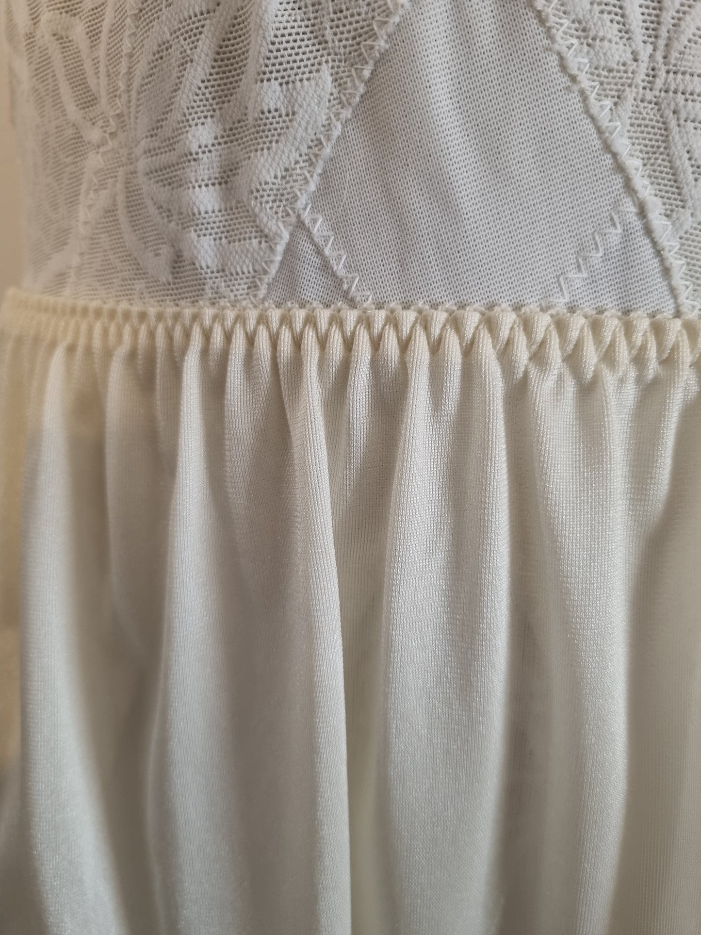 Vintage Elasticated Cream Half Slip Skirt with Lace Trim UK