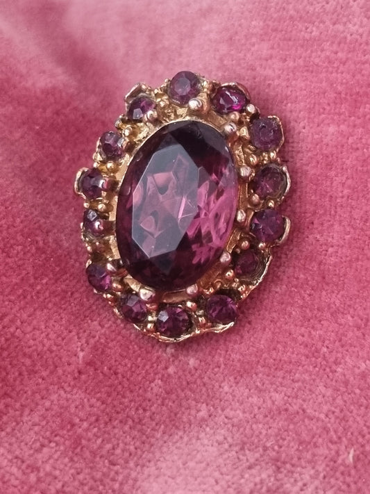 Vintage Brooch Gold Tone Purple Oval Glass