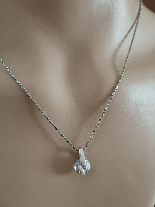 Vintage Necklace 925 Sterling Silver Cubic Zirconia Stone Wheel. Costume Chain