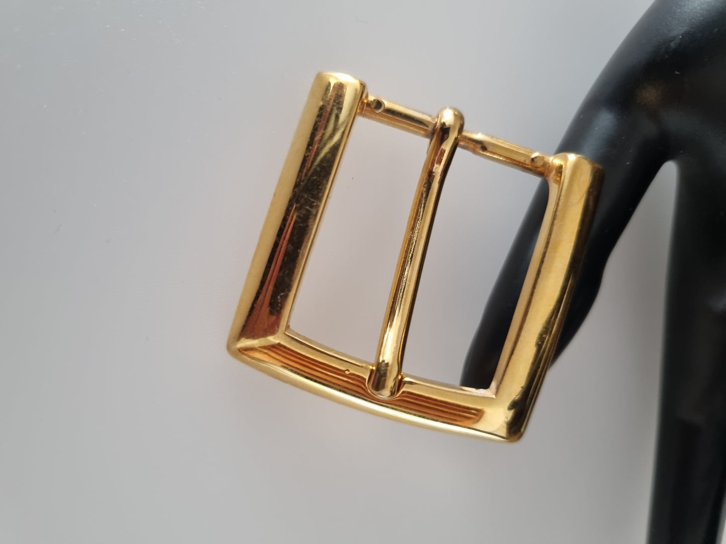Vintage Buckle Gold Tone Metal. For Belts, Sewing, Scarves, Crafts