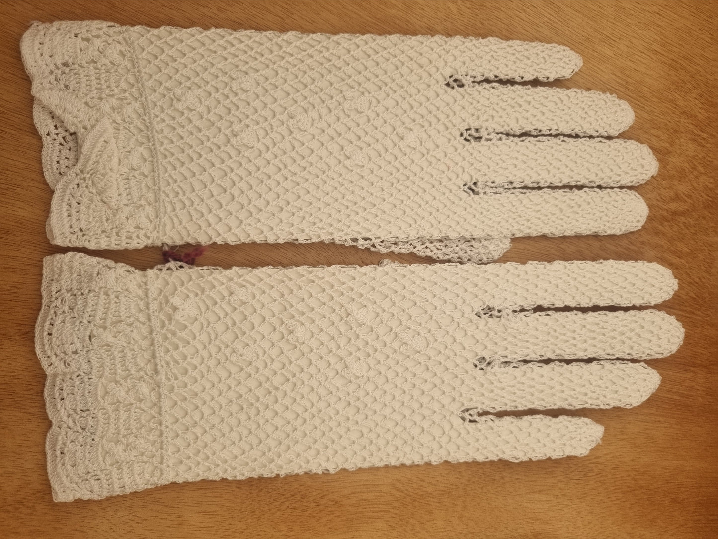 Vintage Gloves Dents White Short Crochet Acrylic with Tags