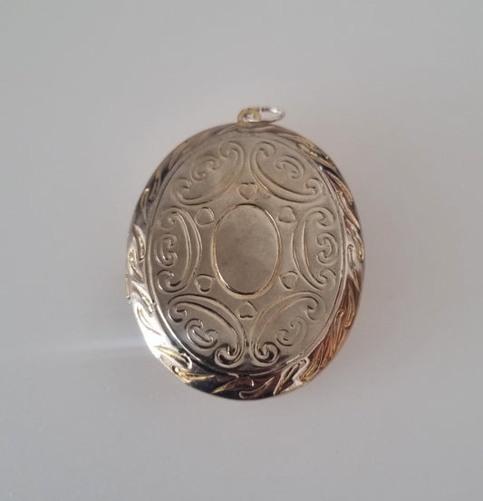 Vintage Pendant Charm Oval Locket Costume Hearts
