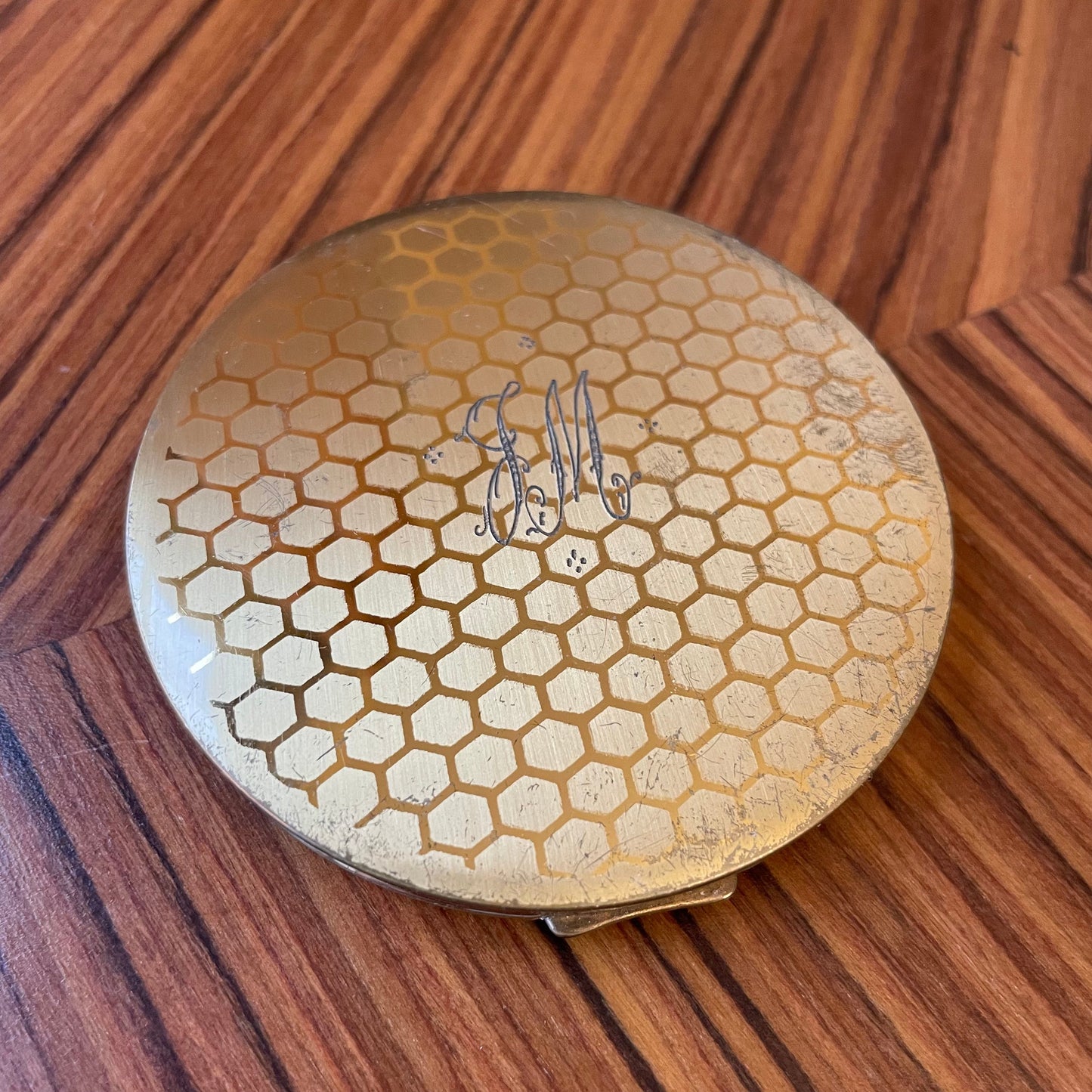 Vintage Honeycomb J M Engraved Gelot Gold Tone Metal Powder Compact with Mirror