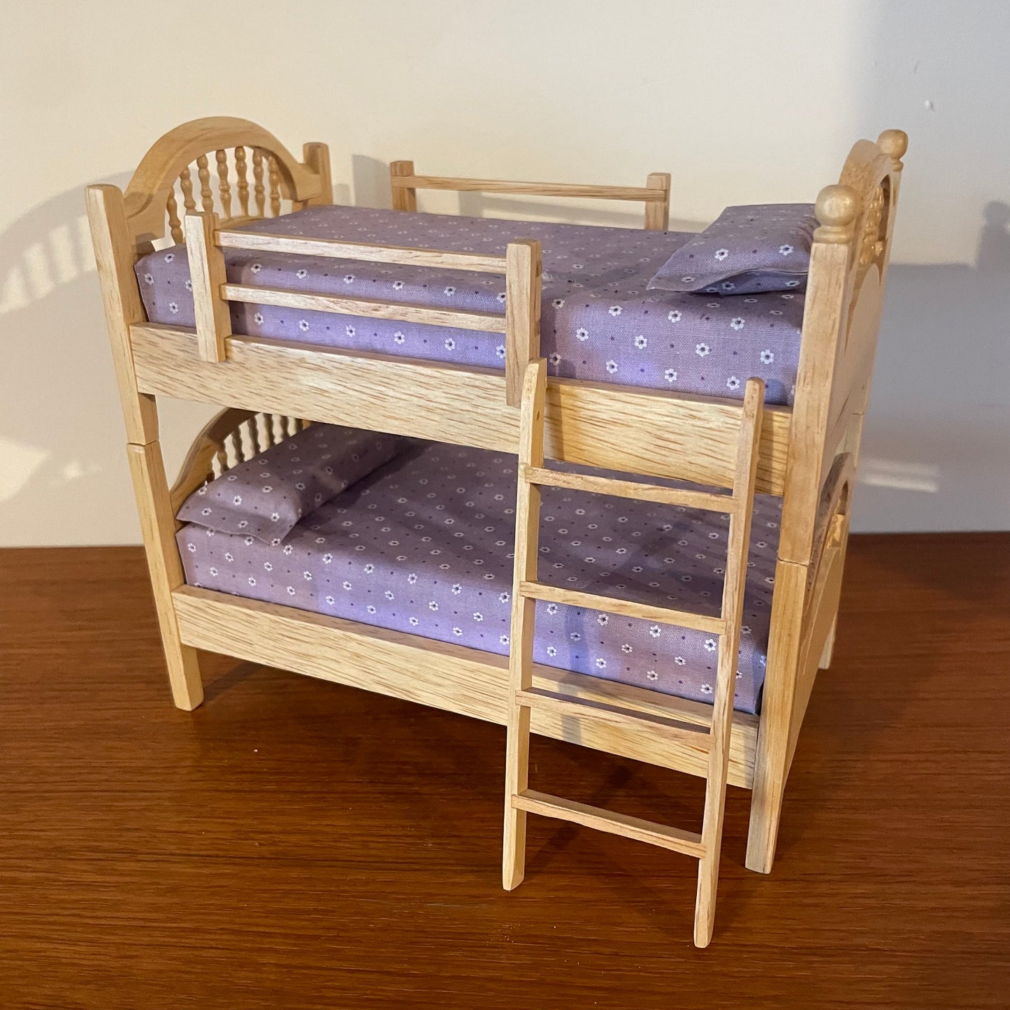 Dolls House Furniture Bunk Beds Light Wood Ladder Purple Bedding Floral