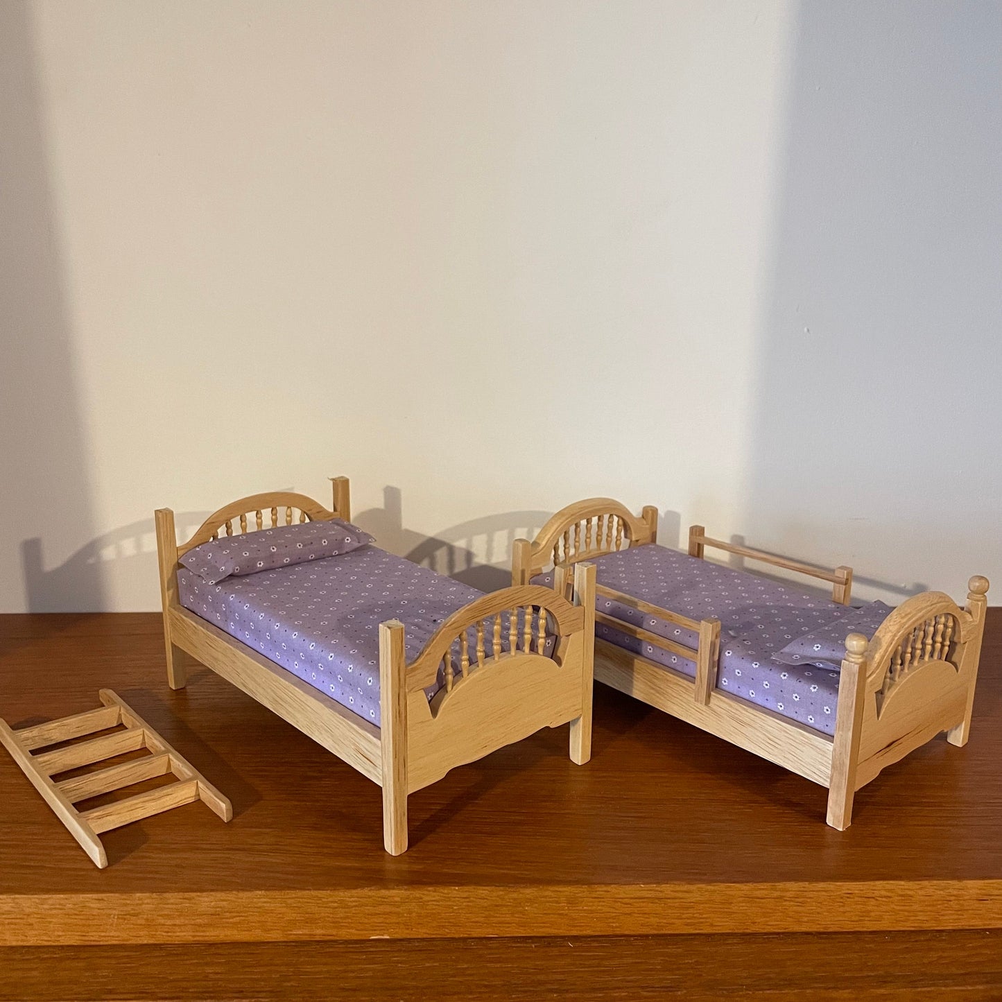 Dolls House Furniture Bunk Beds Light Wood Ladder Purple Bedding Floral