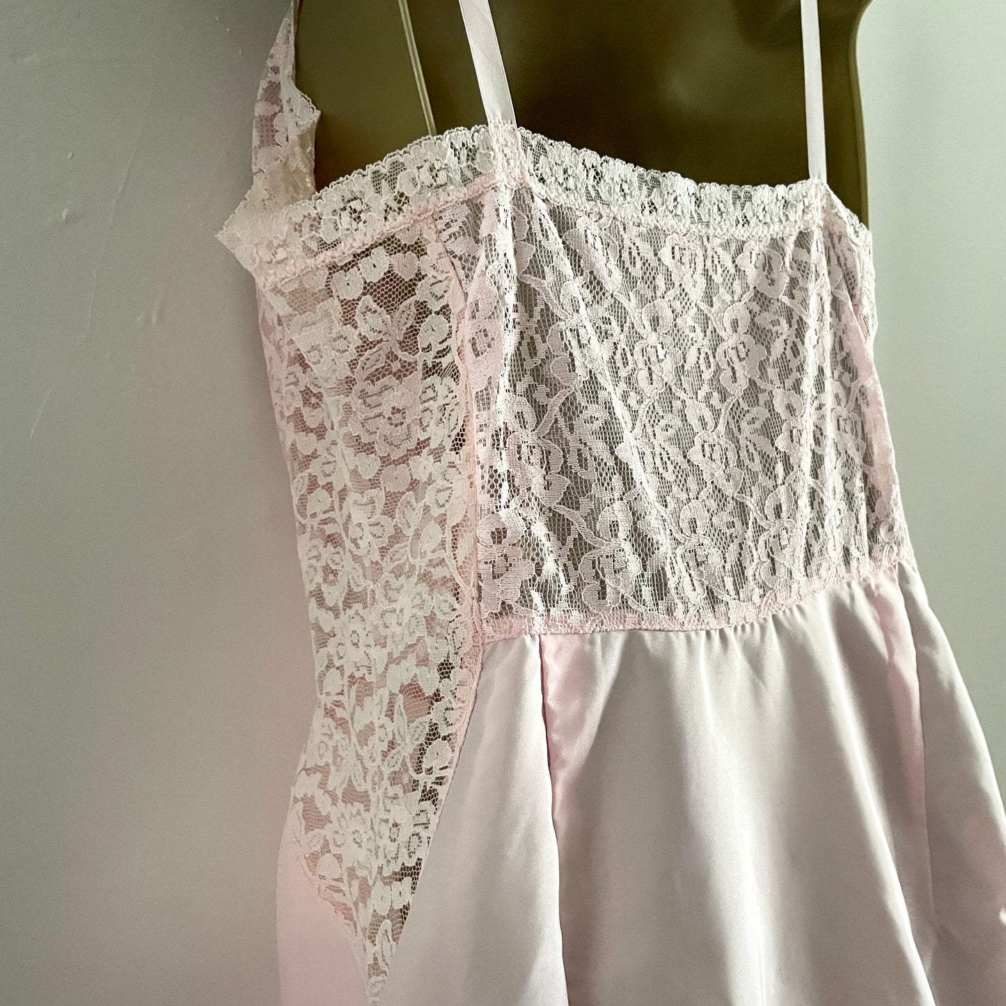 Vintage St. Michael bri-nylon lycra baby pink lace bust & trim slip dress midi.