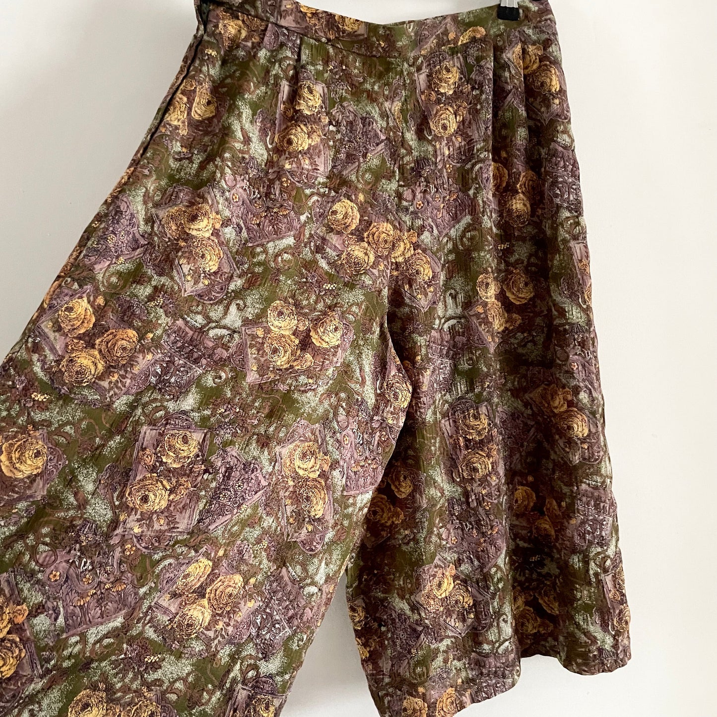 Vintage green & purple floral shorts culottes