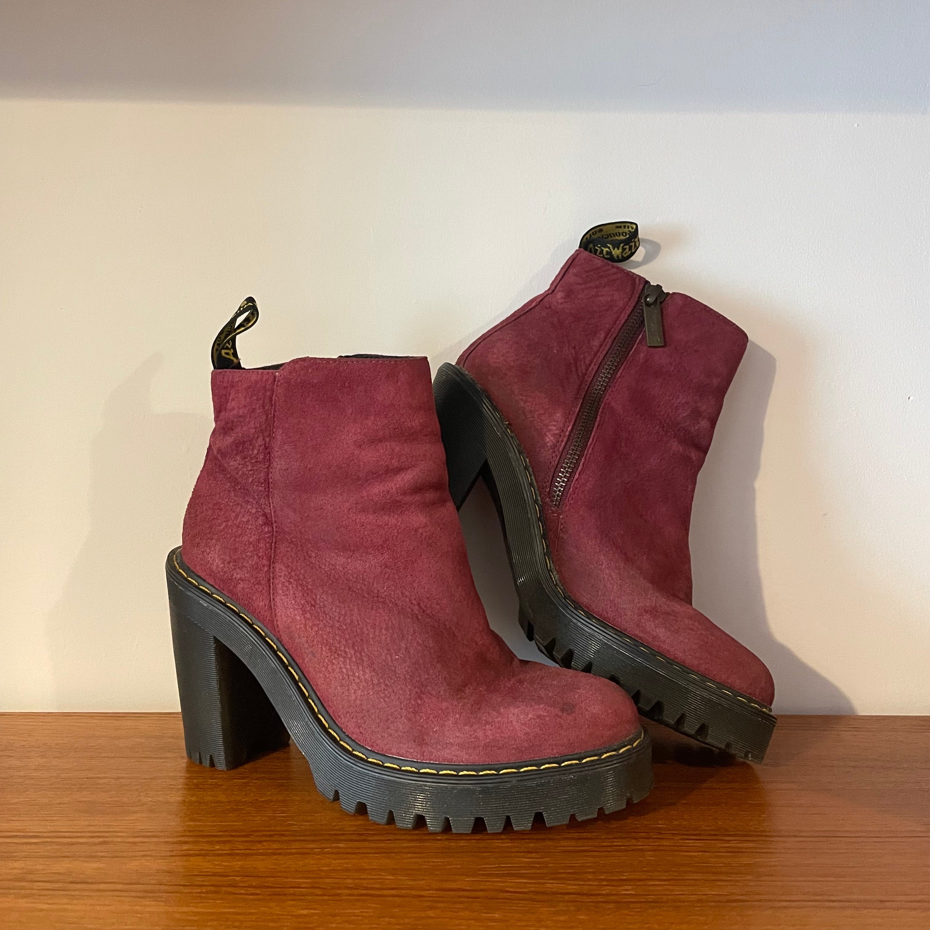 Pink suede dr martens best sale