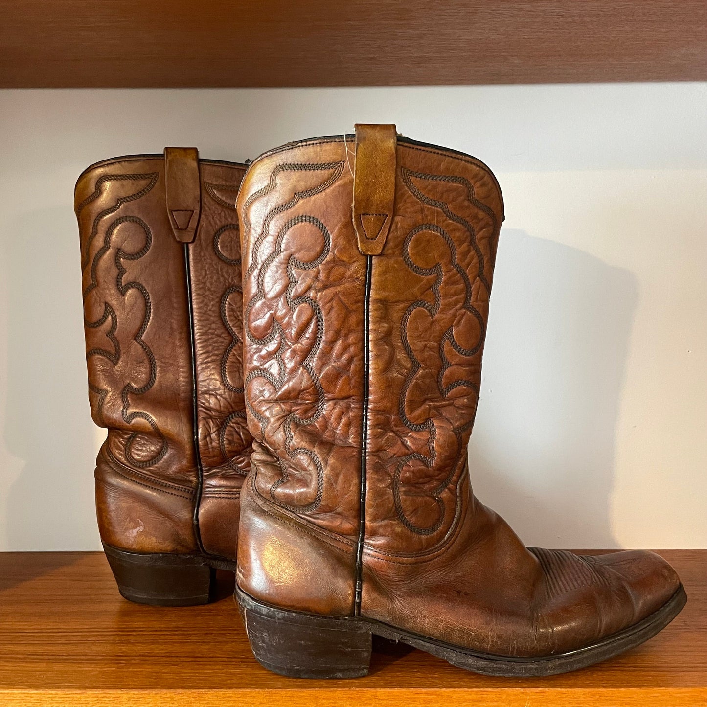 Vintage Wrangler  BROWN COWBOY BOOTS WITH BLACK CONTRAST STITCHING, SQUARE TOE