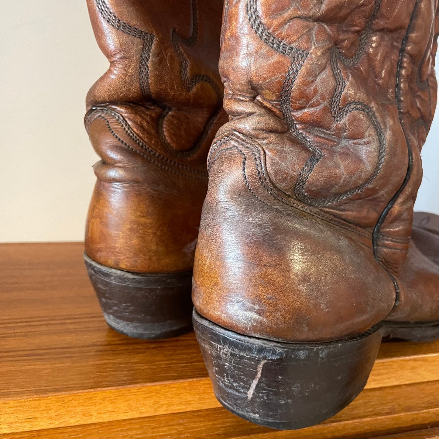 Vintage Wrangler  BROWN COWBOY BOOTS WITH BLACK CONTRAST STITCHING, SQUARE TOE