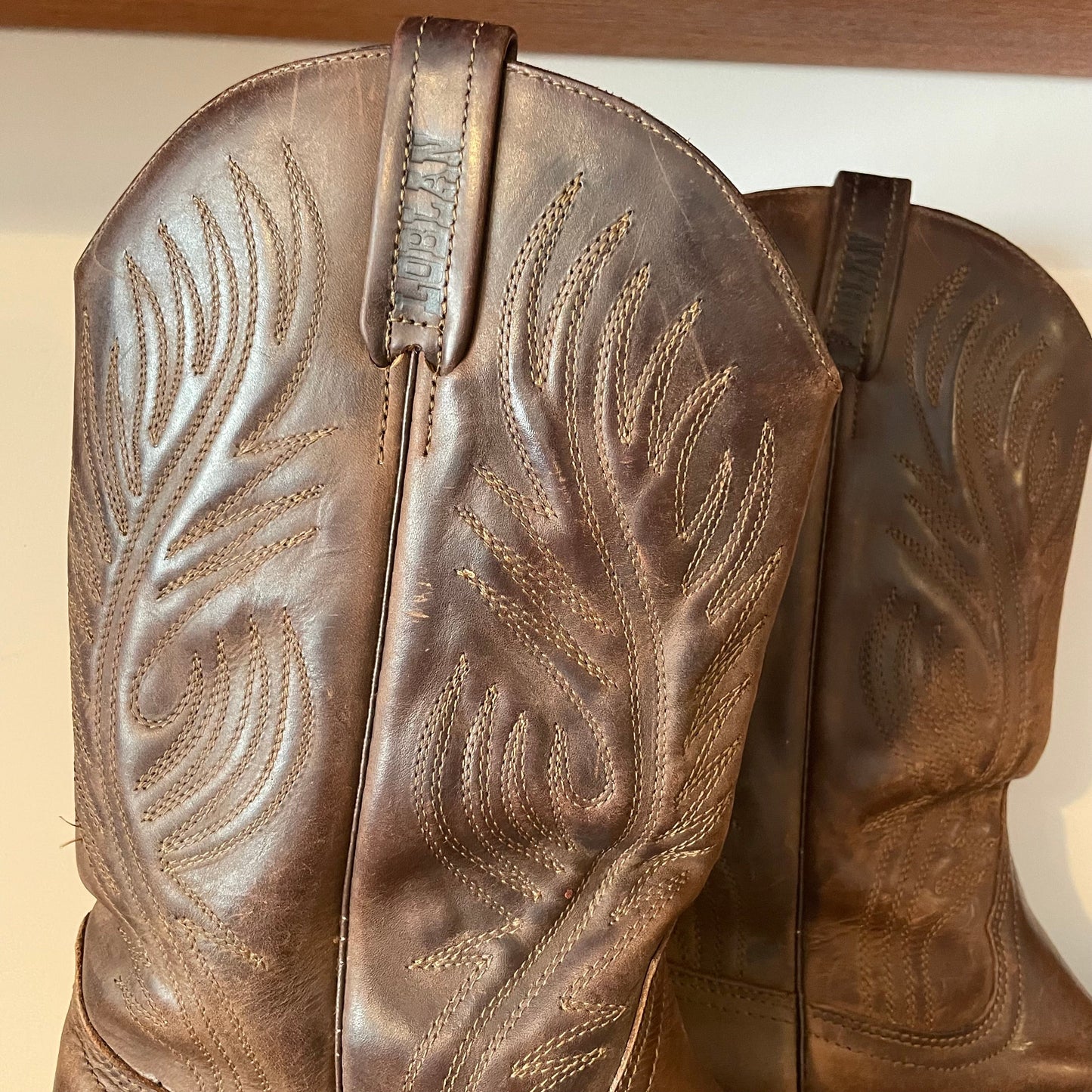 Vintage Cowboy Boots LOBLAN BROWN LEATHER COWBOY BOOTS WITH STITCHED DESIGN