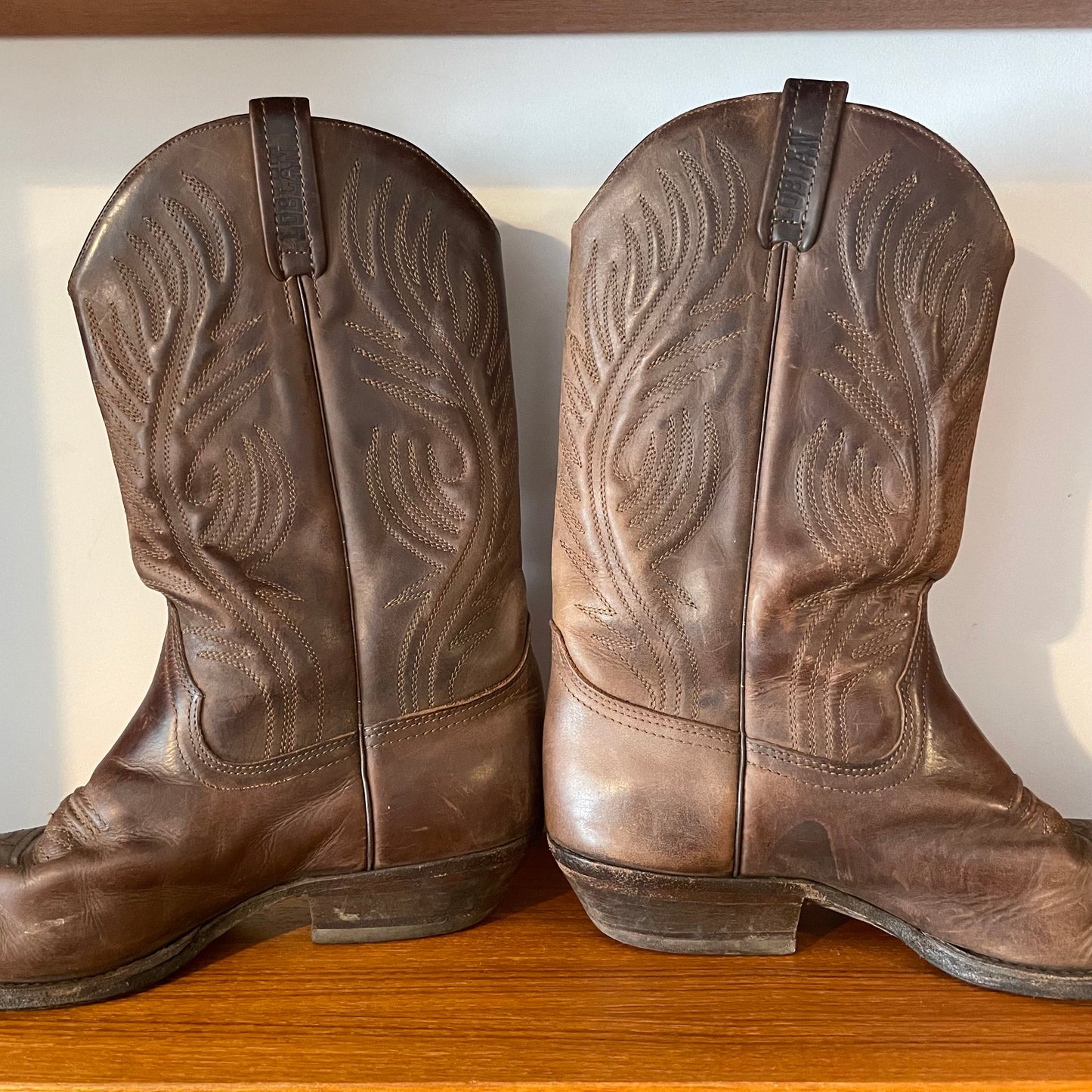 Vintage Cowboy Boots LOBLAN BROWN LEATHER COWBOY BOOTS WITH STITCHED DESIGN