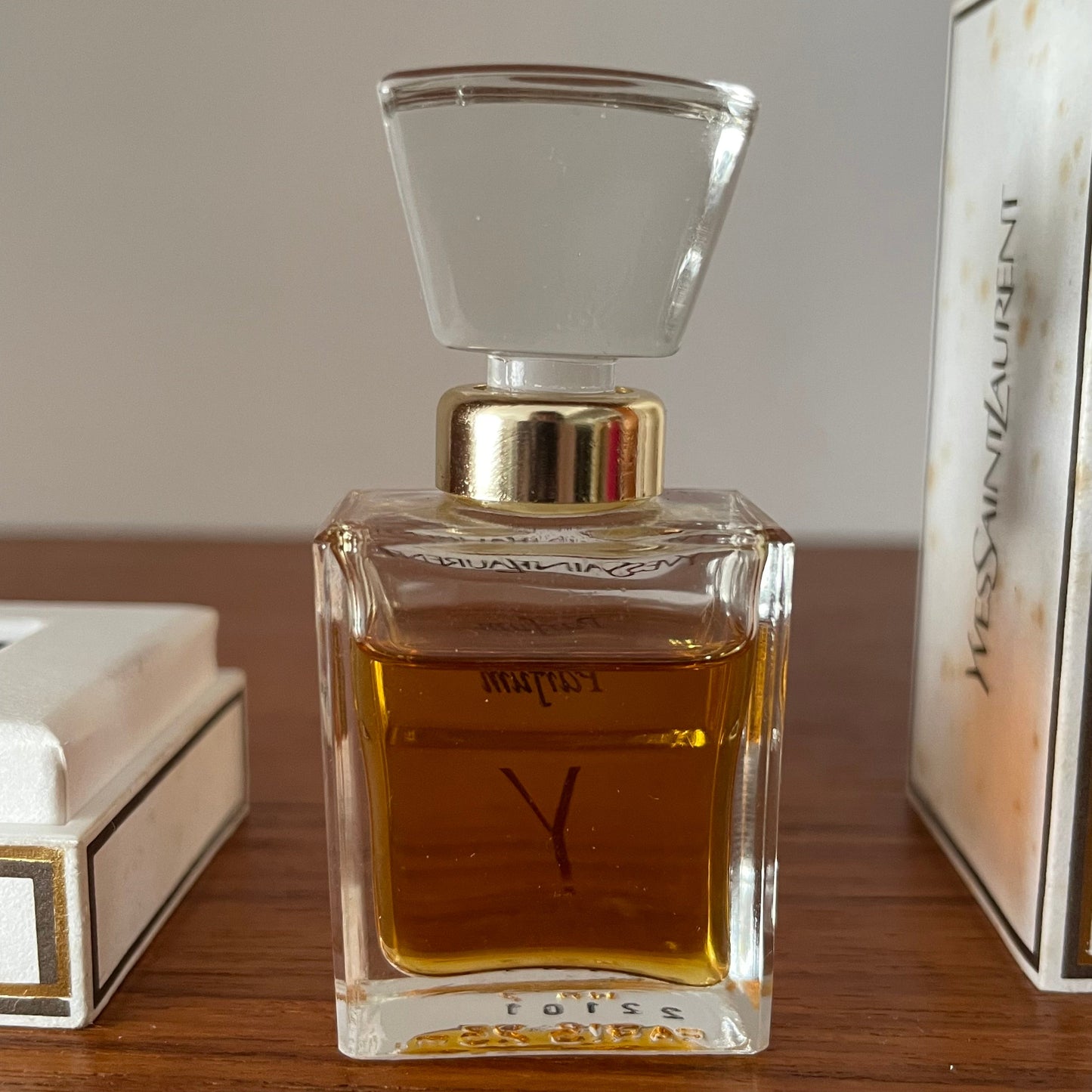 Vintage perfume Y, YSL, Yves Saint Laurent. No.2210, Perfume. 7.5ml 80% full